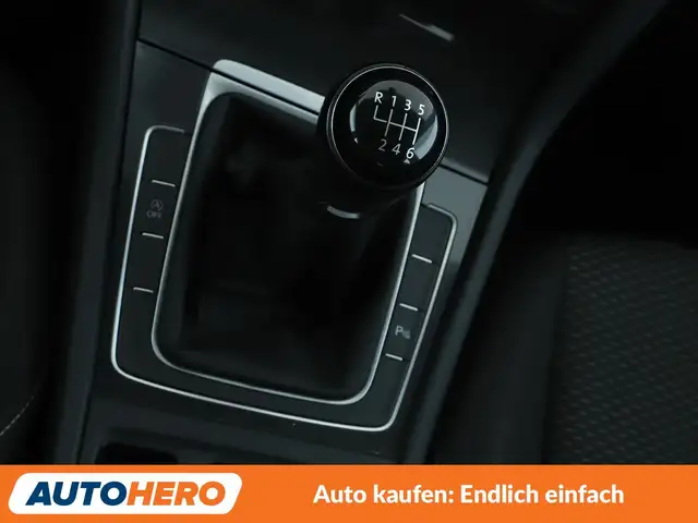 Volkswagen Golf view 23
