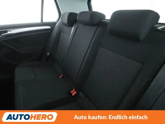 Volkswagen Golf view 14
