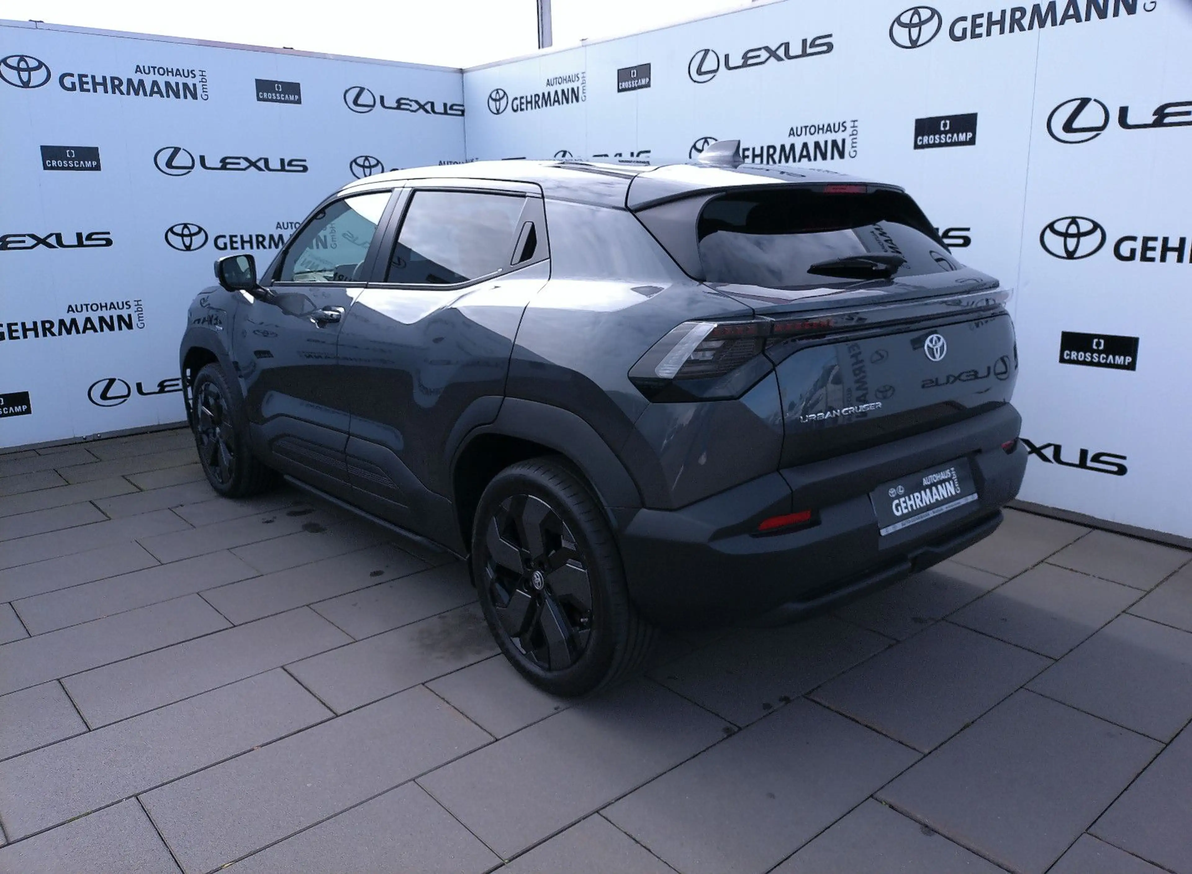 Toyota Urban Cruiser FWD Lounge — photo 3