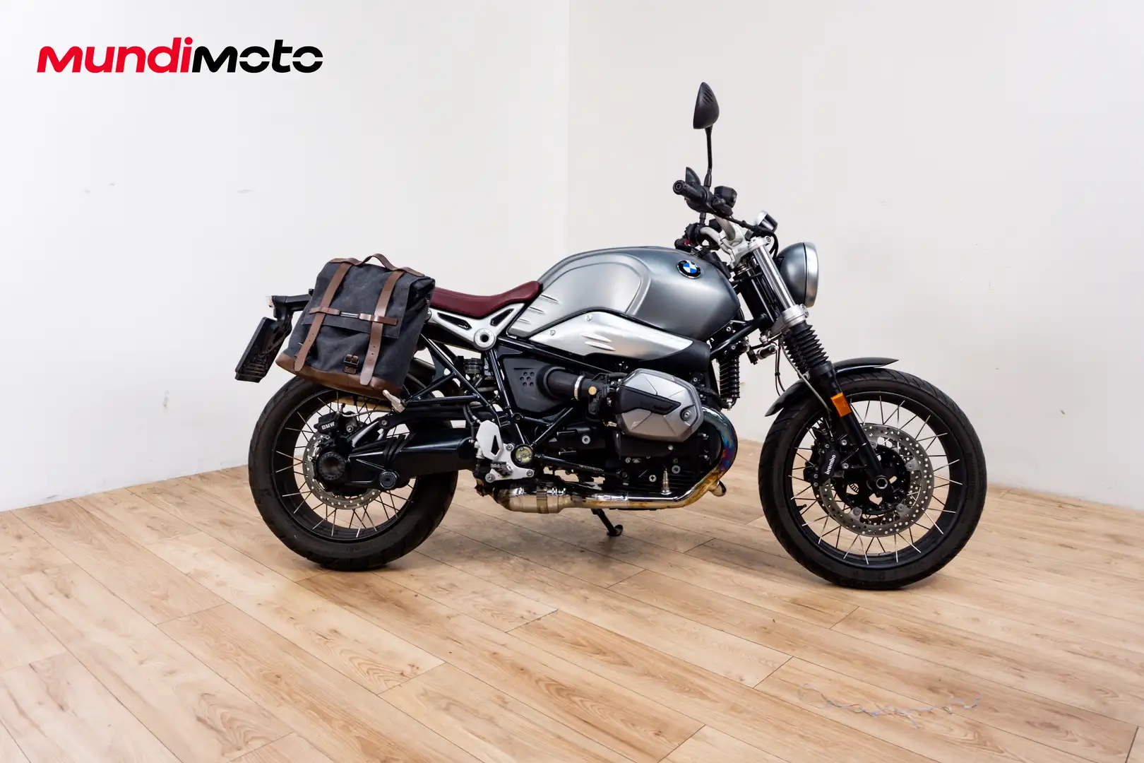 BMW R nineT - 1