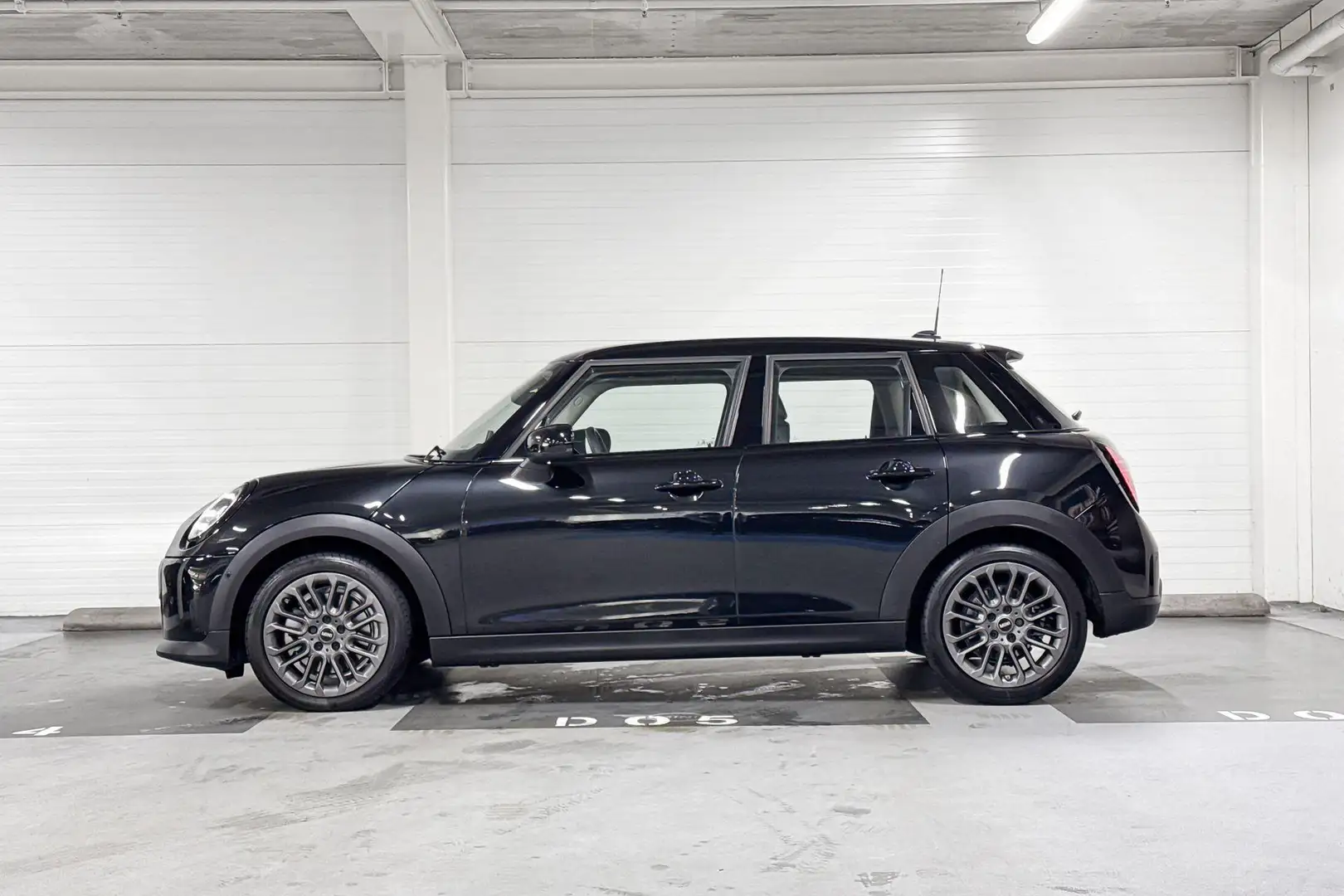 MINI Cooper C 5-deurs 1.5 Classic | Stoelverwarming | Achteruitr Noir - 2