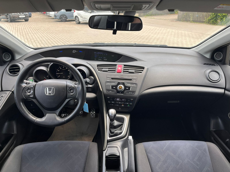 Honda Civic 1.8 i-VTEC Sport — photo 11