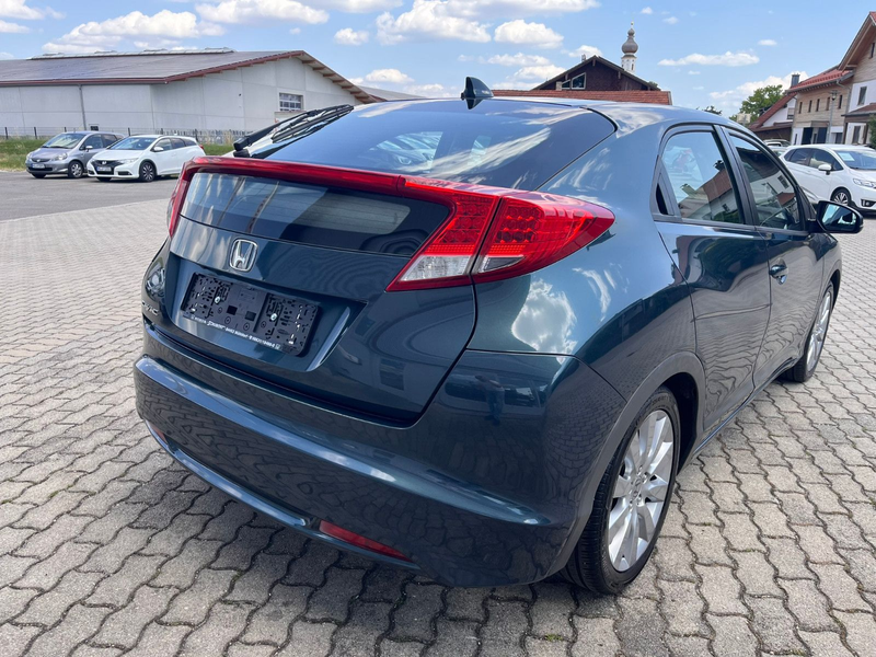 Honda Civic 1.8 i-VTEC Sport — photo 9