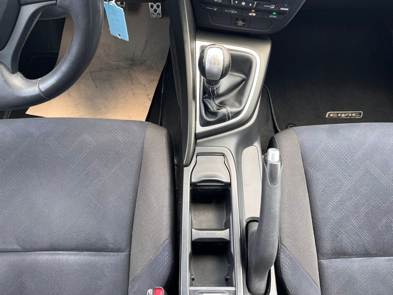 Honda Civic 1.8 i-VTEC Sport — photo 16