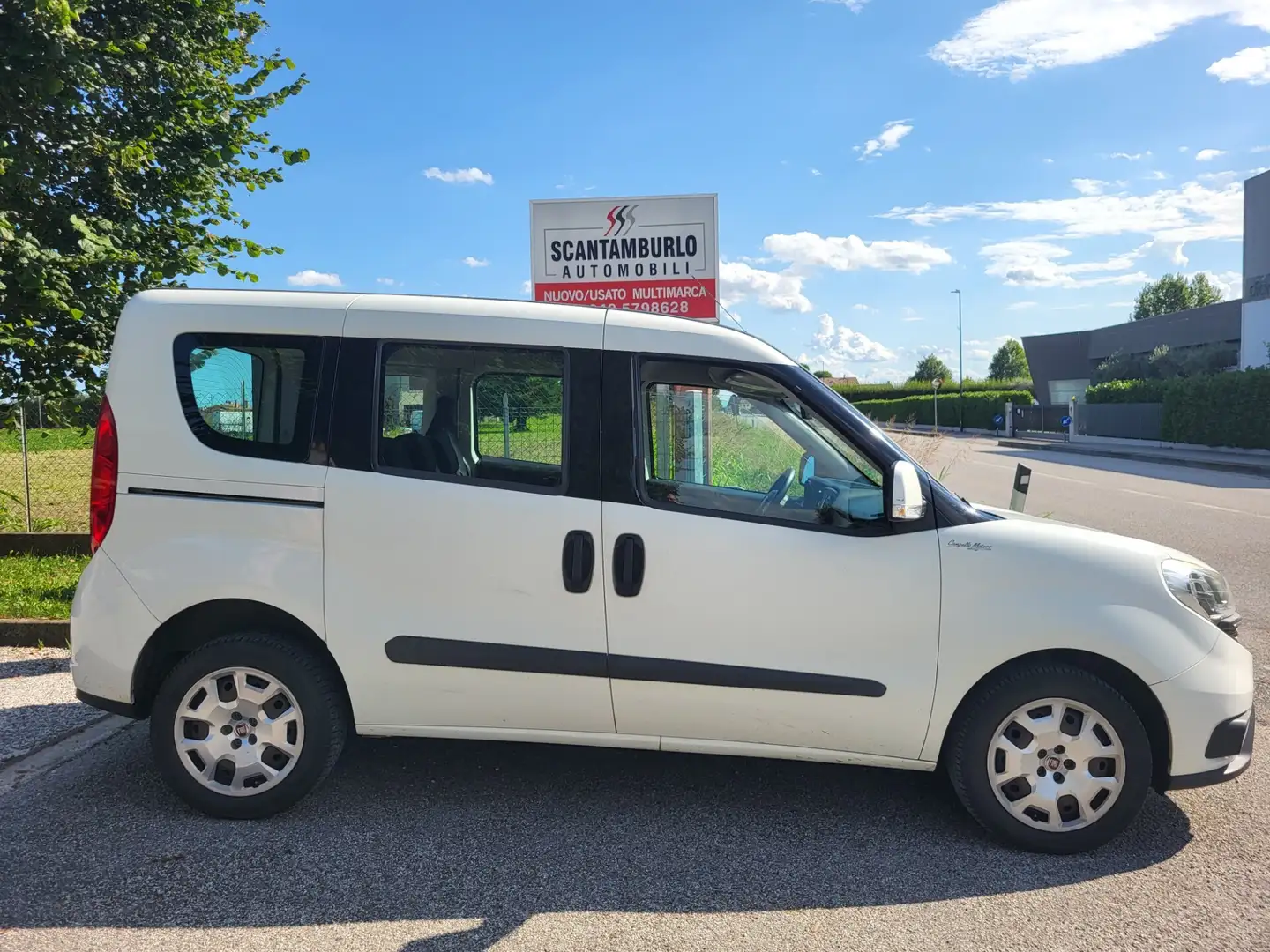 Fiat Doblo Doblò 1.6 MJT 16V 120CV Easy Bílá - 1