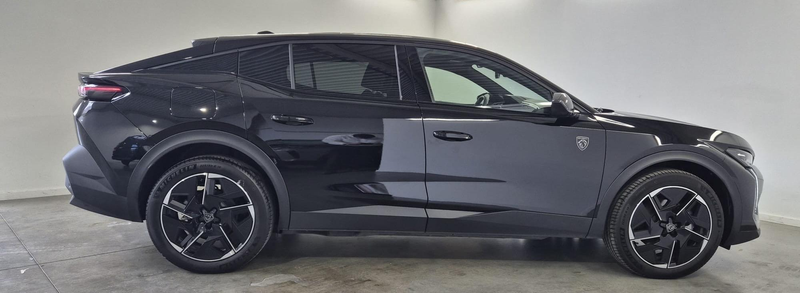Peugeot 408 e-408 210 GT — photo 4