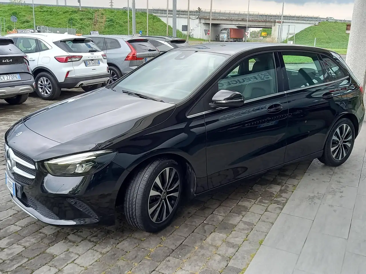 2020 Mercedes-Benz B 180 Classe B 180 d Business Extra auto, photograph 3