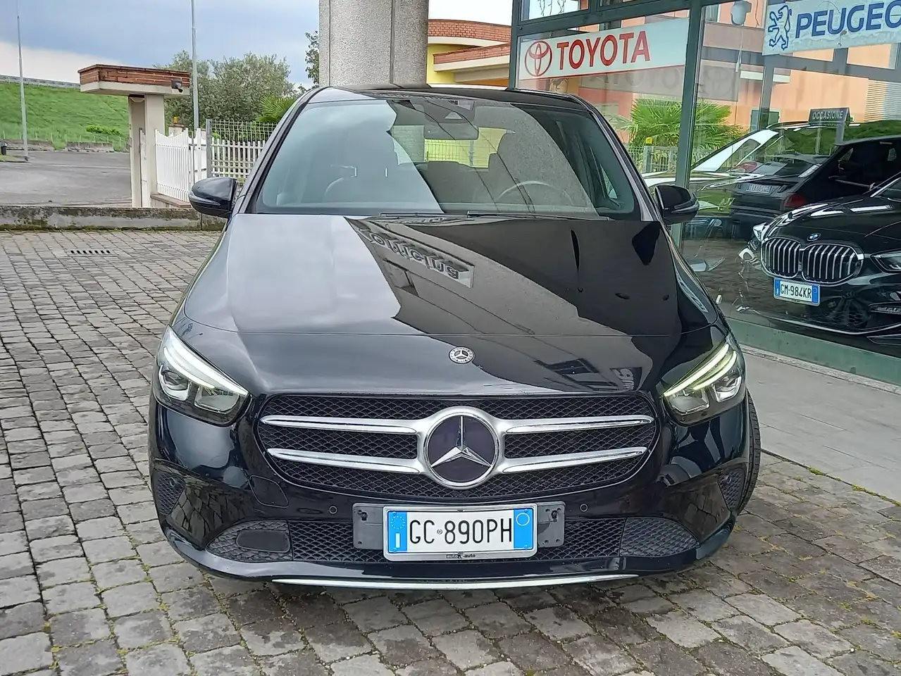 2020 Mercedes-Benz B 180 Classe B 180 d Business Extra auto, photograph 2