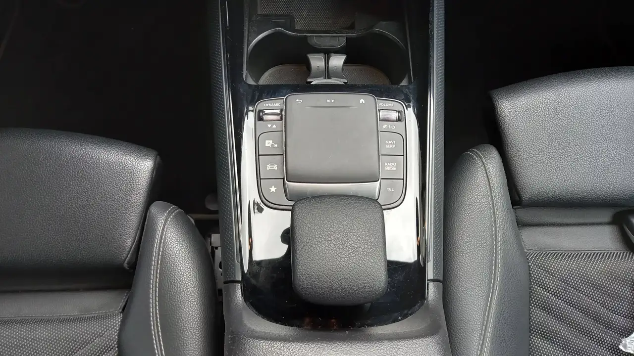 2020 Mercedes-Benz B 180 Classe B 180 d Business Extra auto, photograph 11