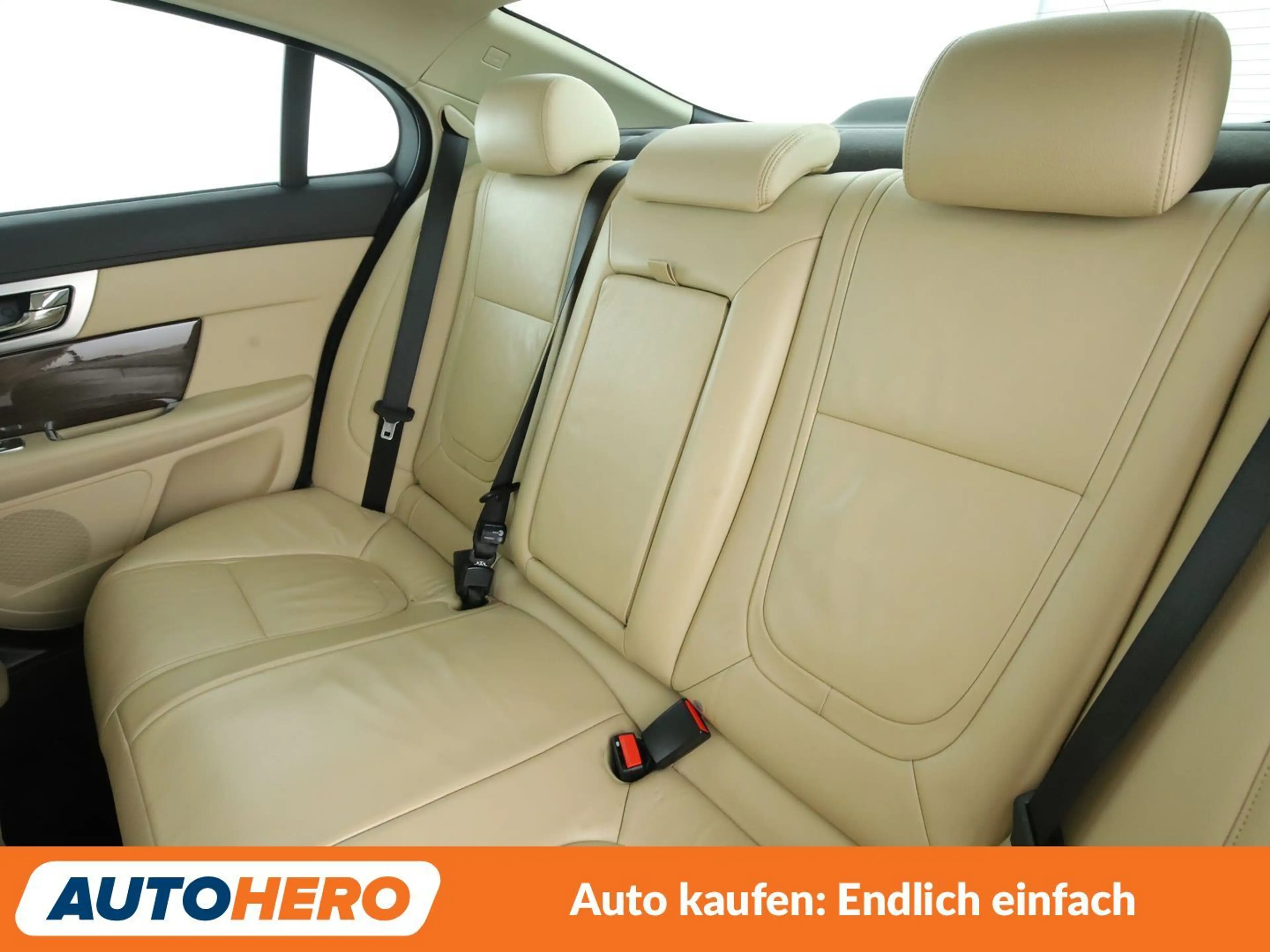 Jaguar XF 2.2 D*NAVI*TEMPO*CAM*PDC*SHZ*ALU*PANO*KLIMA* — photo 14