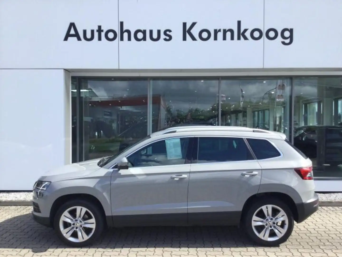 Skoda Karoq 1.5 TSI DSG ACT Style LED NAVI APP GRA AHK Grau - 1