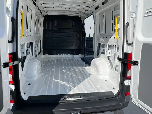 Volkswagen Crafter view 14