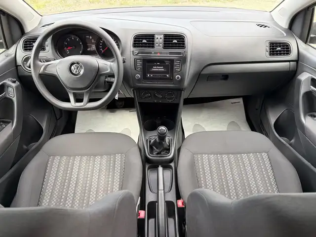 Volkswagen Polo view 11