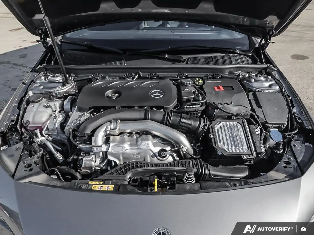Mercedes-Benz CLA снимка Mercedes-Benz CLA