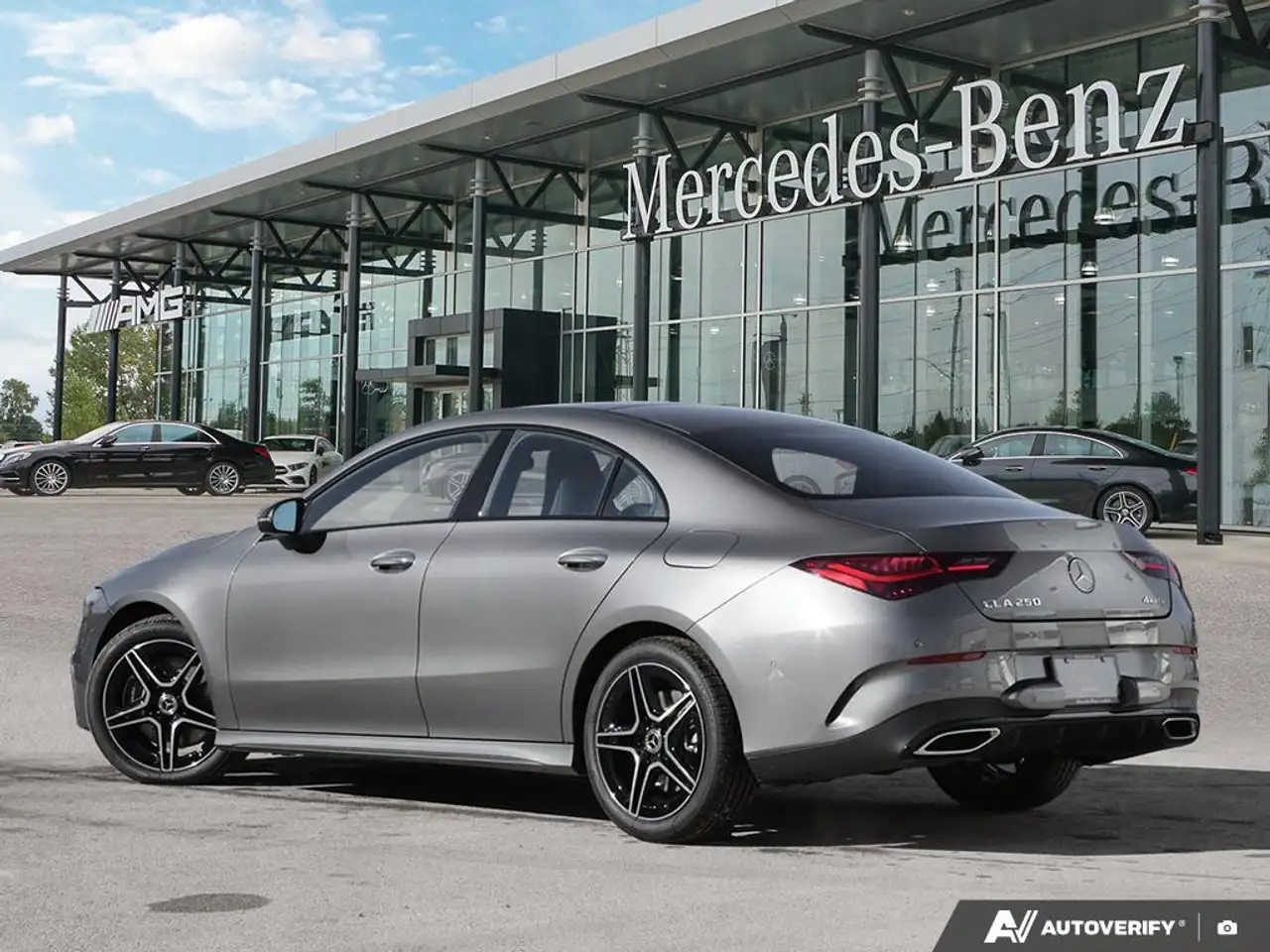 Mercedes-Benz CLA снимка Mercedes-Benz CLA