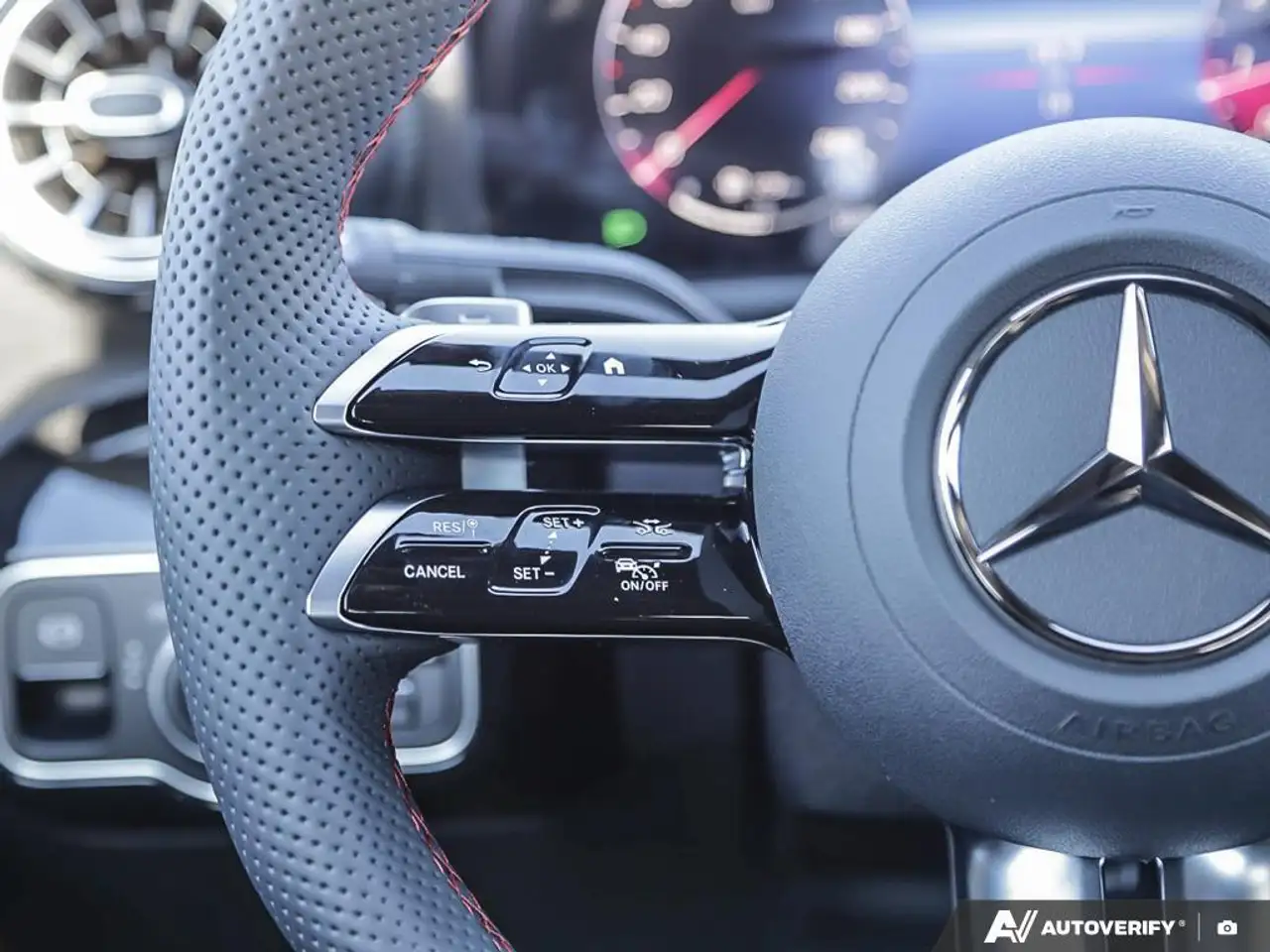 Mercedes-Benz CLA снимка Mercedes-Benz CLA