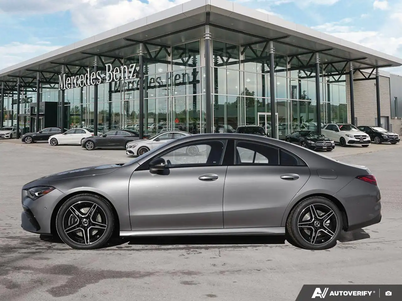 Mercedes-Benz CLA снимка Mercedes-Benz CLA