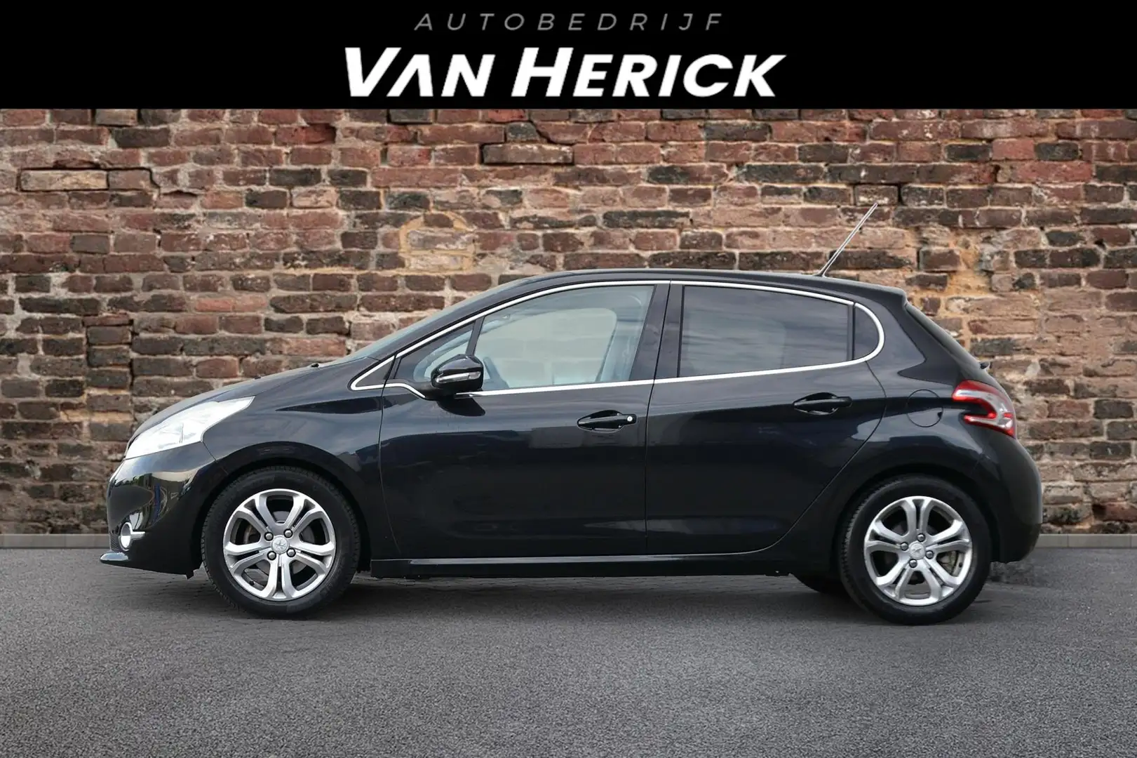 Peugeot 208 1.4 VTi Allure | Cruise | Airco | NAV Zwart - 2