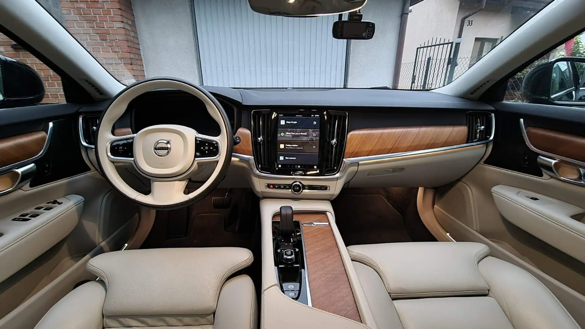 Volvo V90 V90 2.0 B4 Momentum Pro Geartronic AdBlue Noir - 1