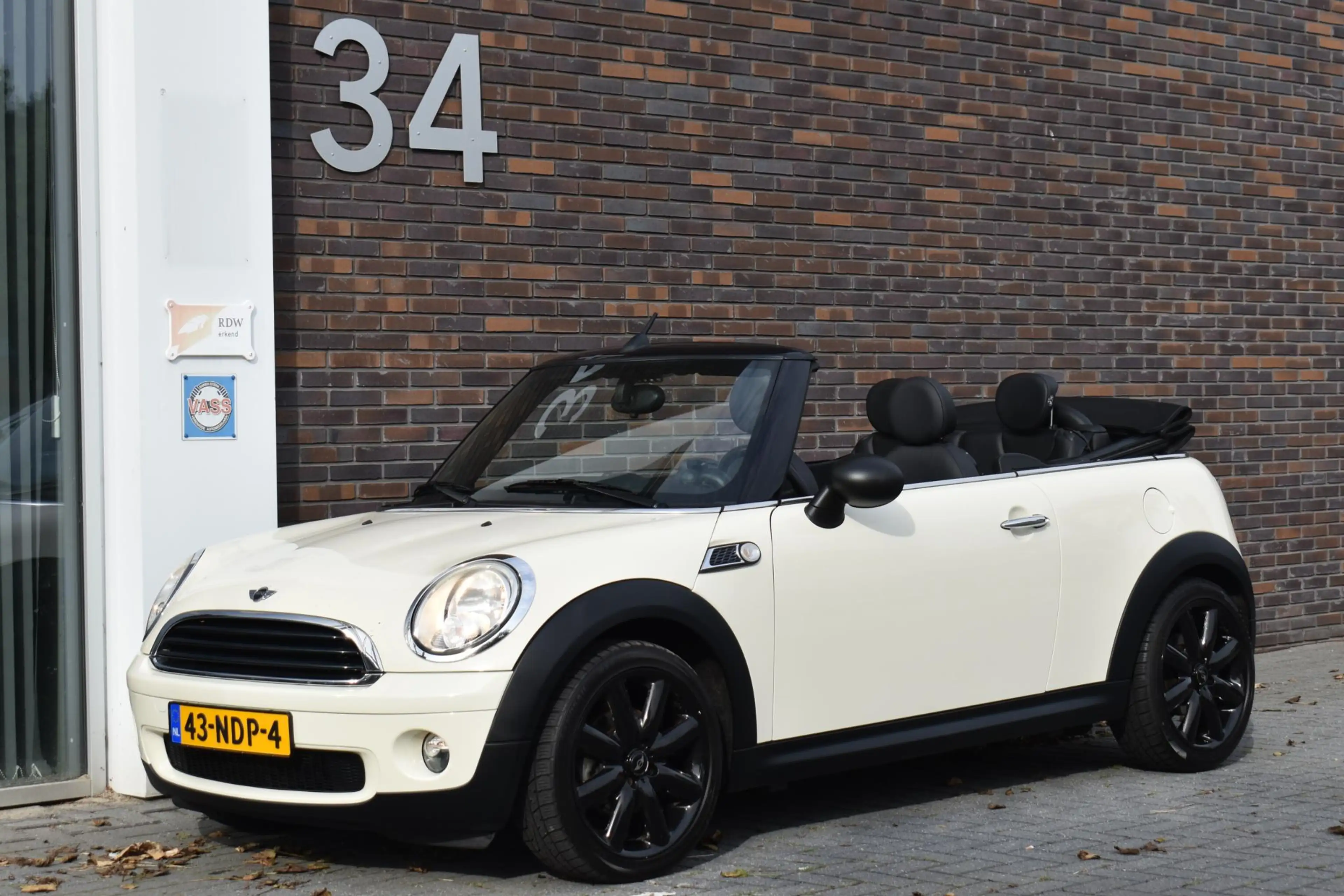 MINI One Cabrio 1.6 Anniversary 1E Eigenaar — photo 3