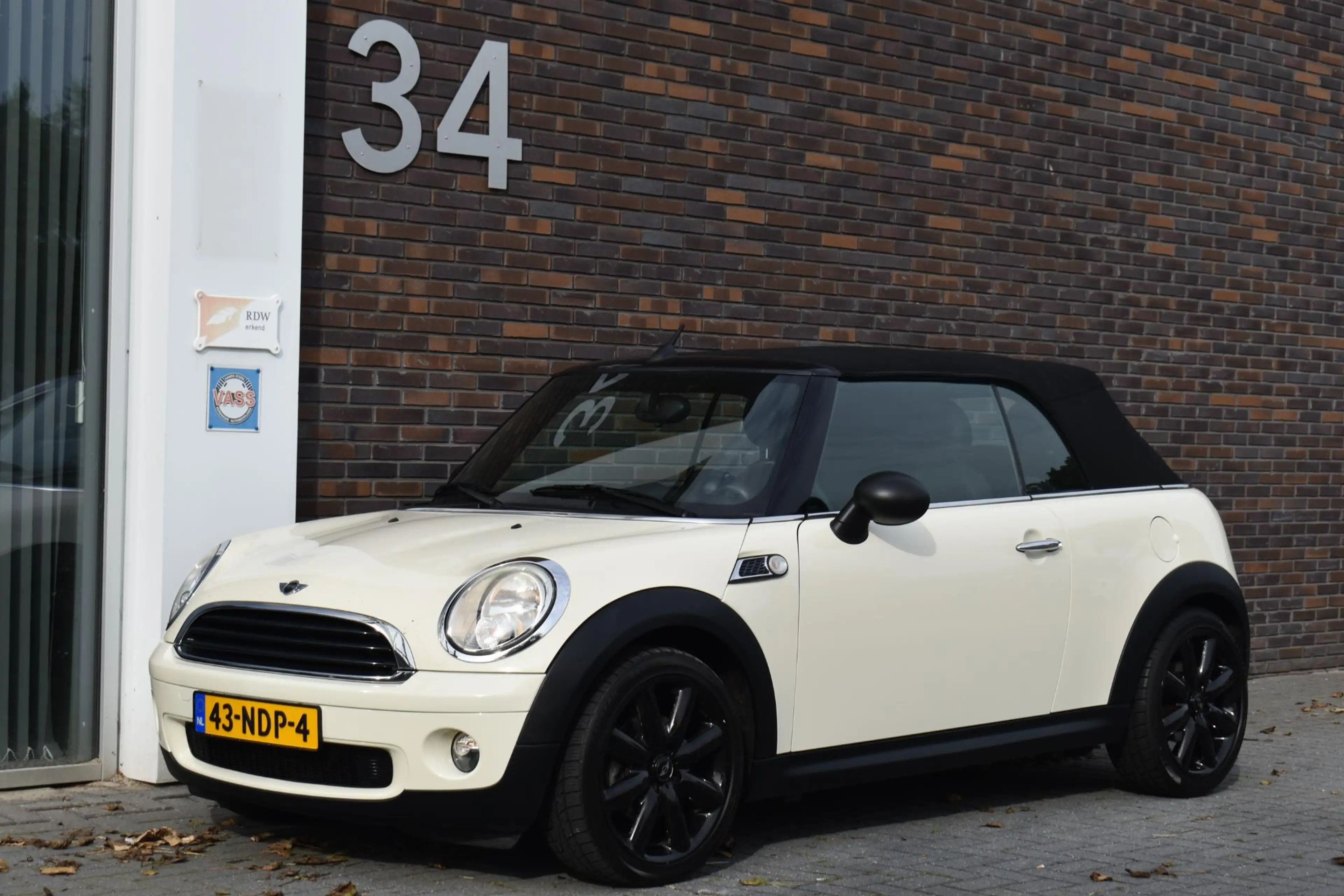 MINI One Cabrio 1.6 Anniversary 1E Eigenaar — photo 13
