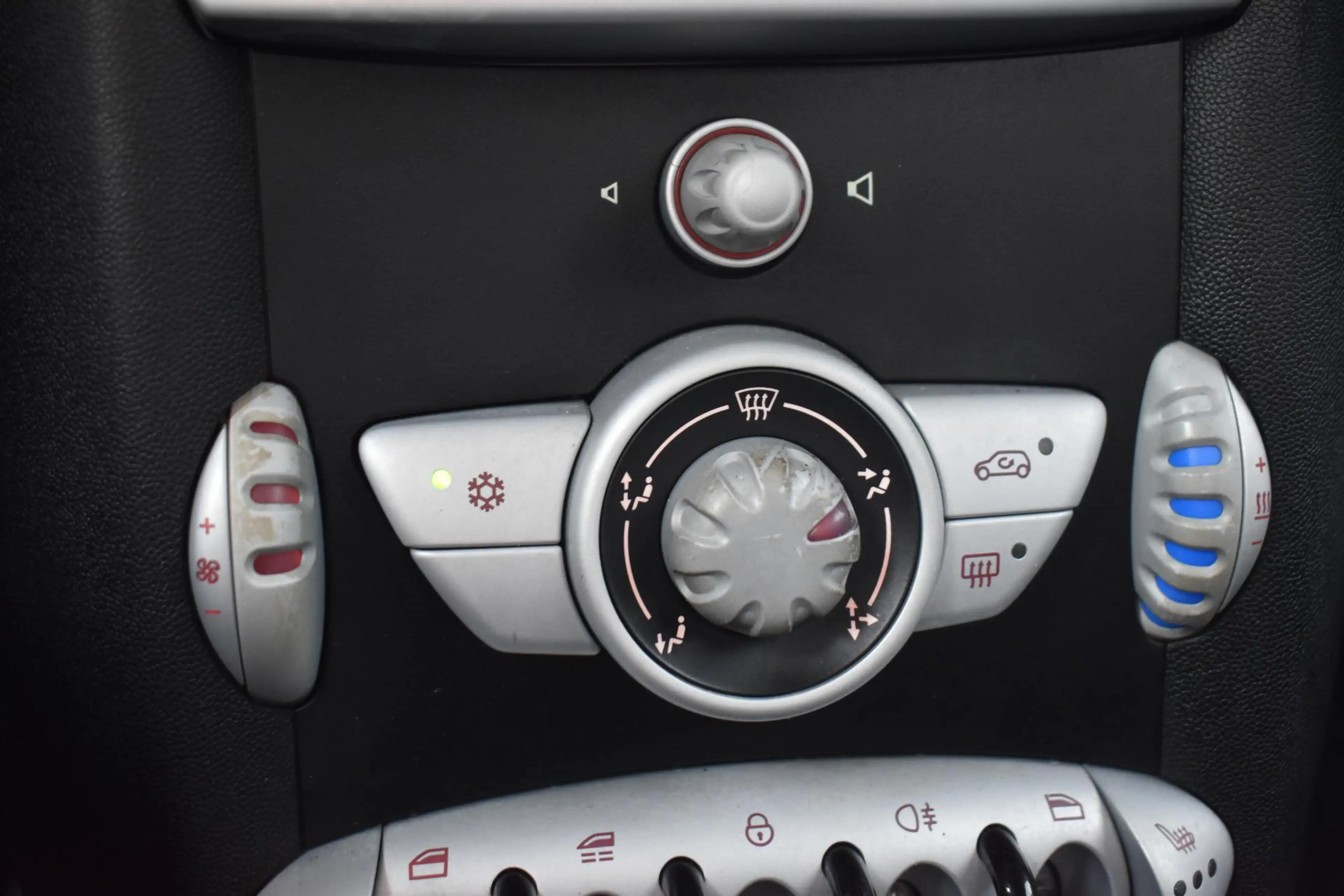 MINI One Cabrio 1.6 Anniversary 1E Eigenaar — photo 22