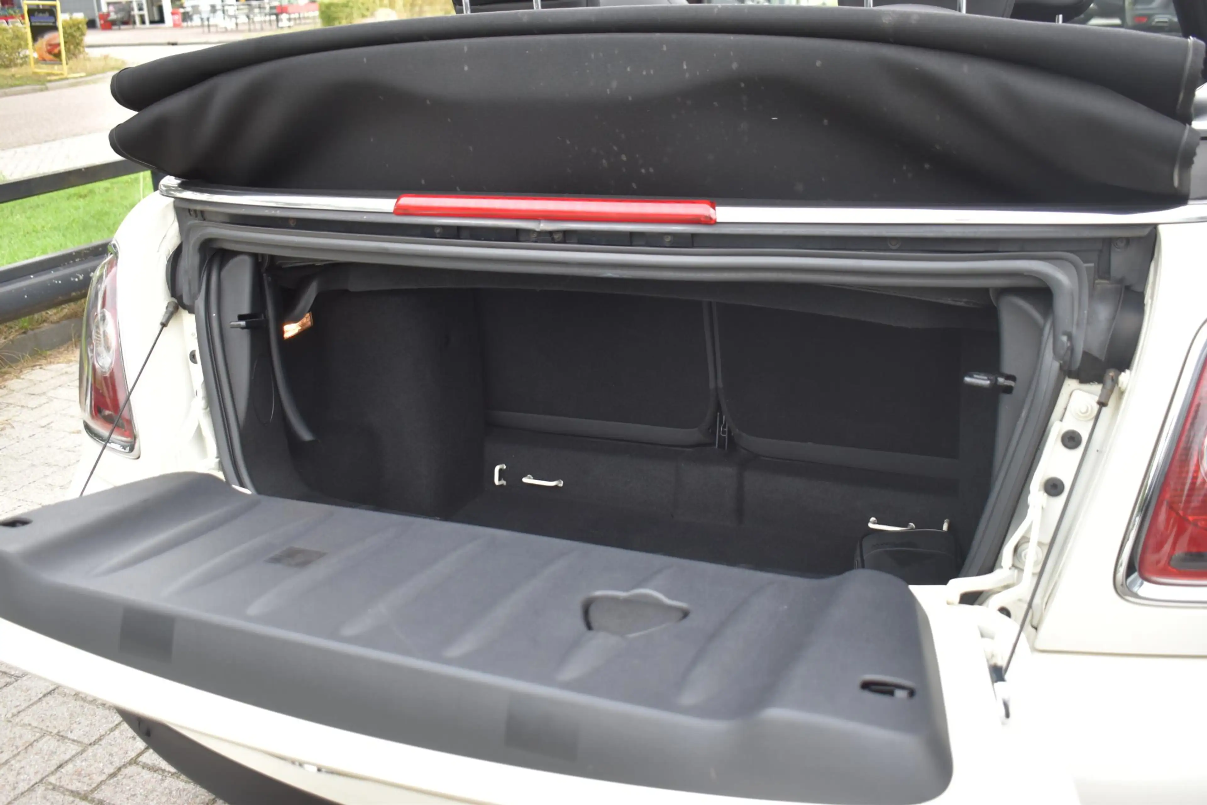 MINI One Cabrio 1.6 Anniversary 1E Eigenaar — photo 32