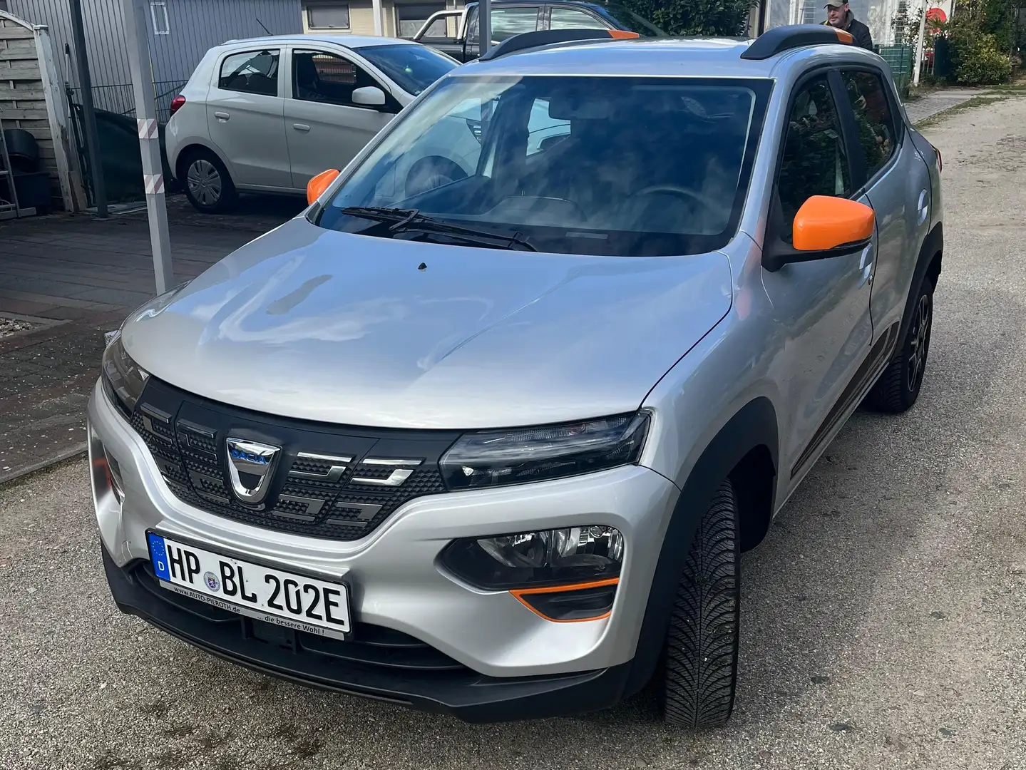 Dacia Spring Comfort Plus Silber - 1