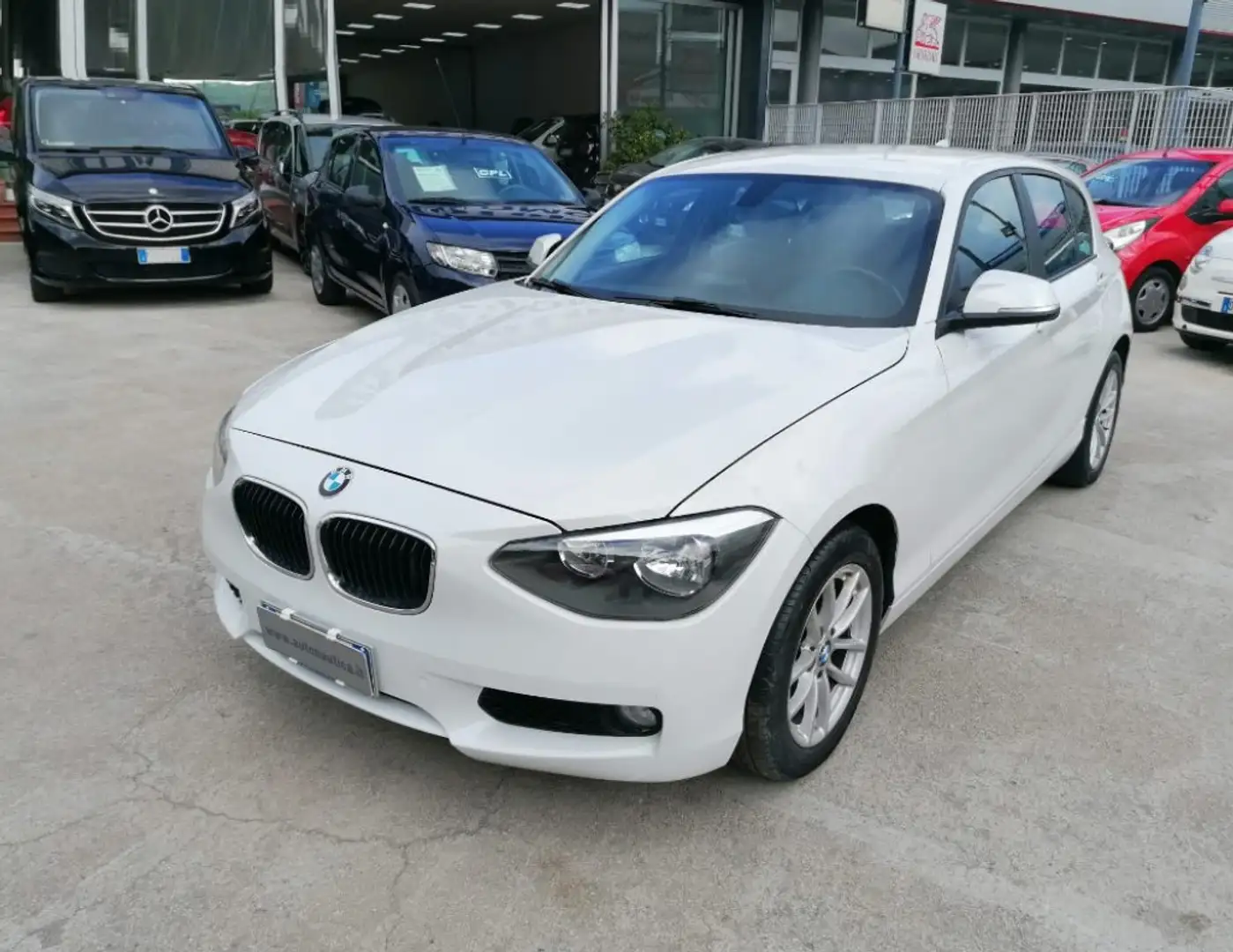 BMW 116 i 5 PORTE URBAN 136cv AUTOMATIC Weiß - 1