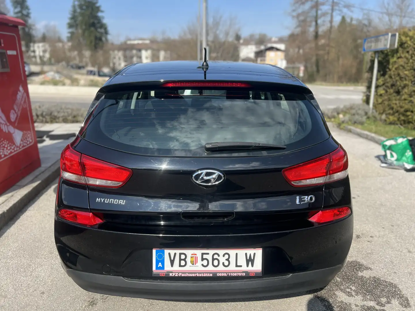 Hyundai i30 1.4 Pure Schwarz - 1