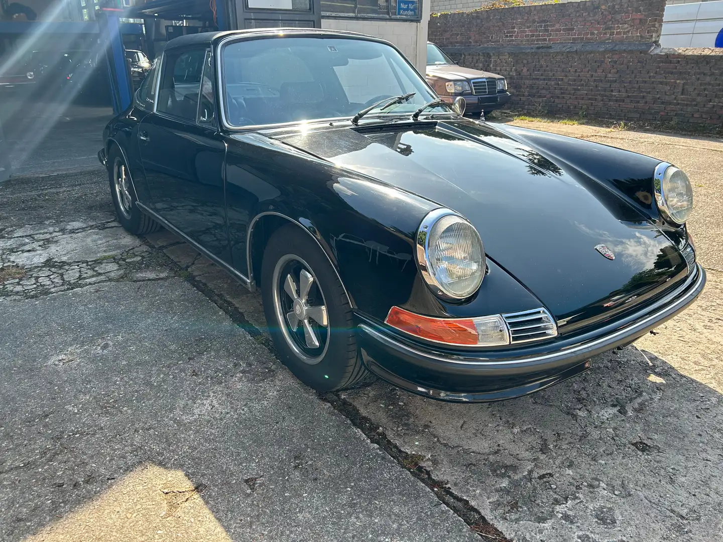 Porsche 911 2.2 T Targa Schwarz - 2