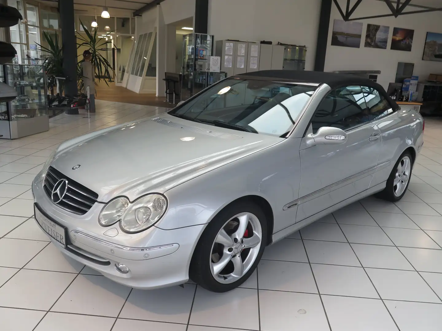 Mercedes-Benz CLK 200 Cabrio Avantgarde Bi-Xenon SHZ Memory Tempomat Zilver - 1