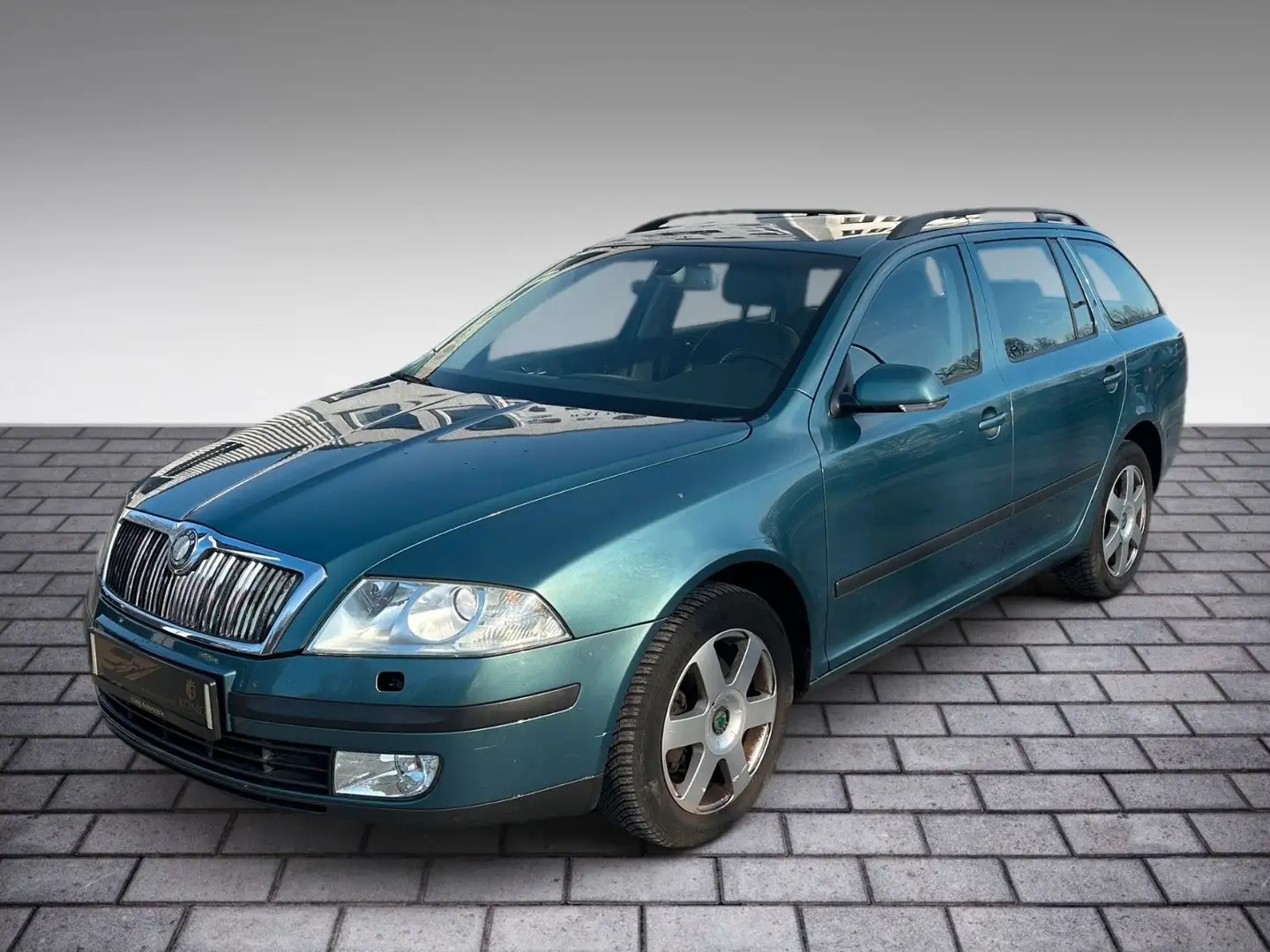 Skoda Octavia Combi Elegance Automatik Grün - 1