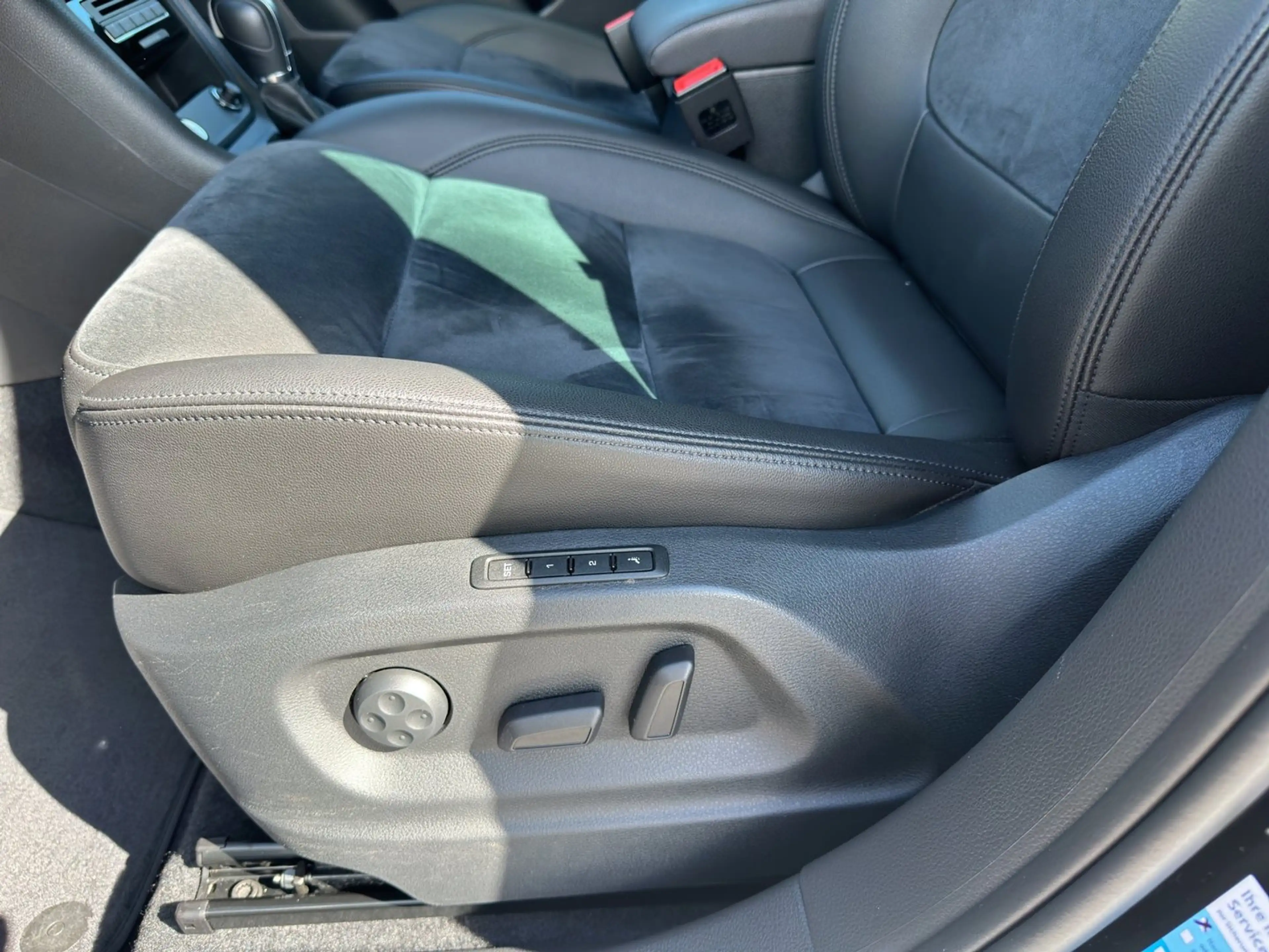 Volkswagen Sharan Business+ TDI SCR DSG 5-Sitzer — photo 8