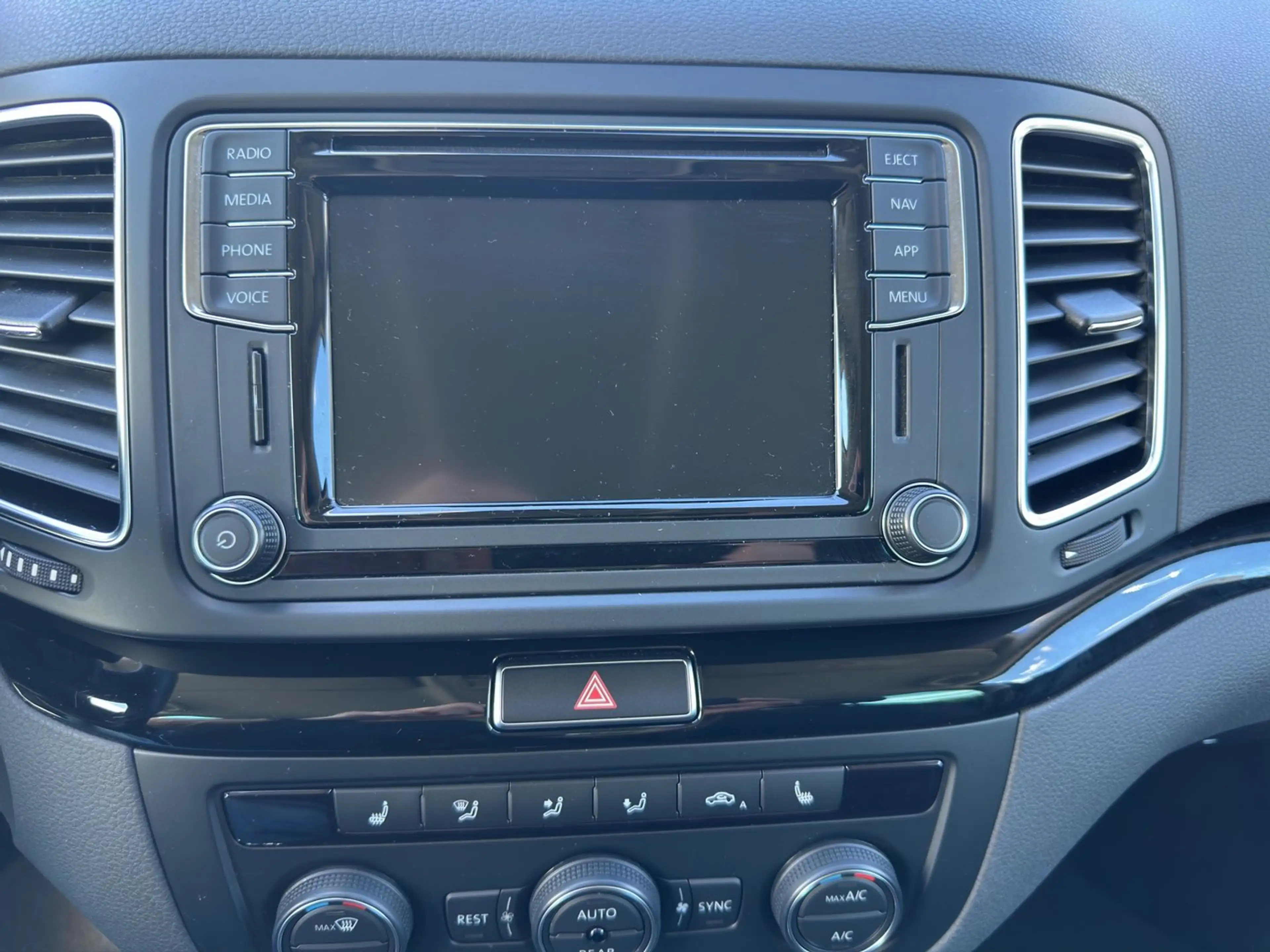 Volkswagen Sharan Business+ TDI SCR DSG 5-Sitzer — photo 15