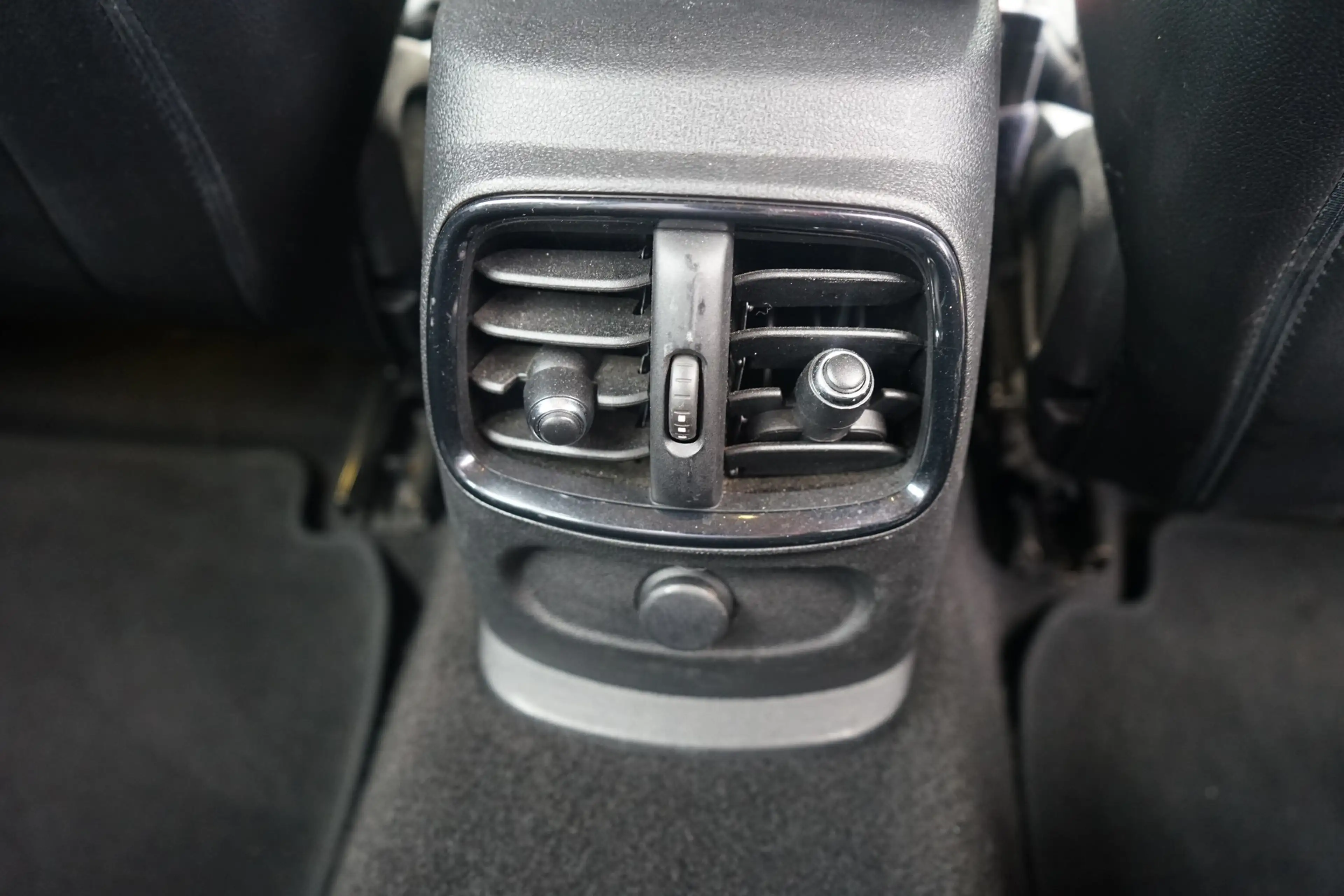 MINI Cooper Clubman 1.5 LED Navi Sitzheizung Tempomat — photo 12