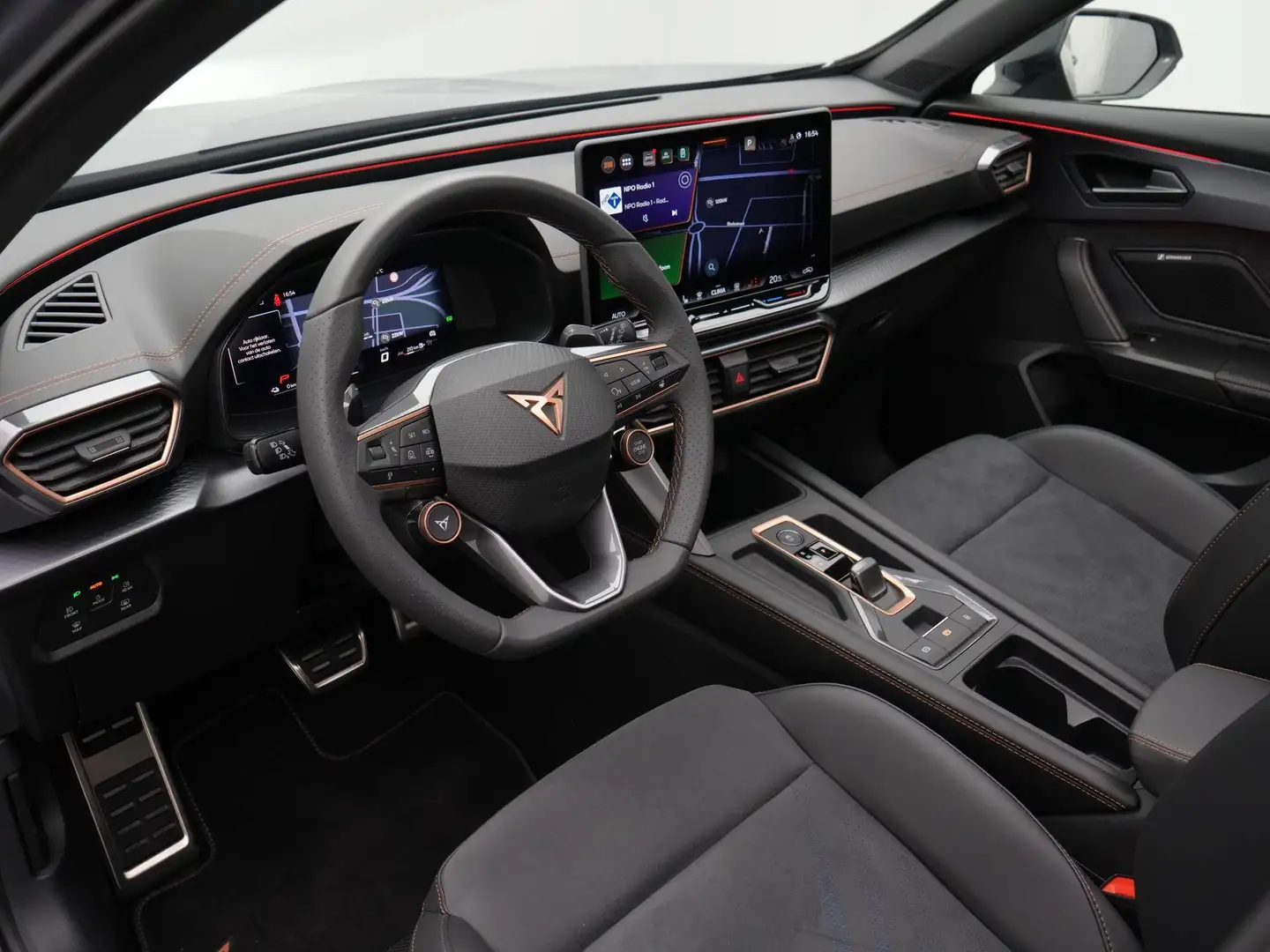 CUPRA Formentor 1.5 TSI e-Hybrid 272 pk DSG VZ Performance | Panor Grijs - 2