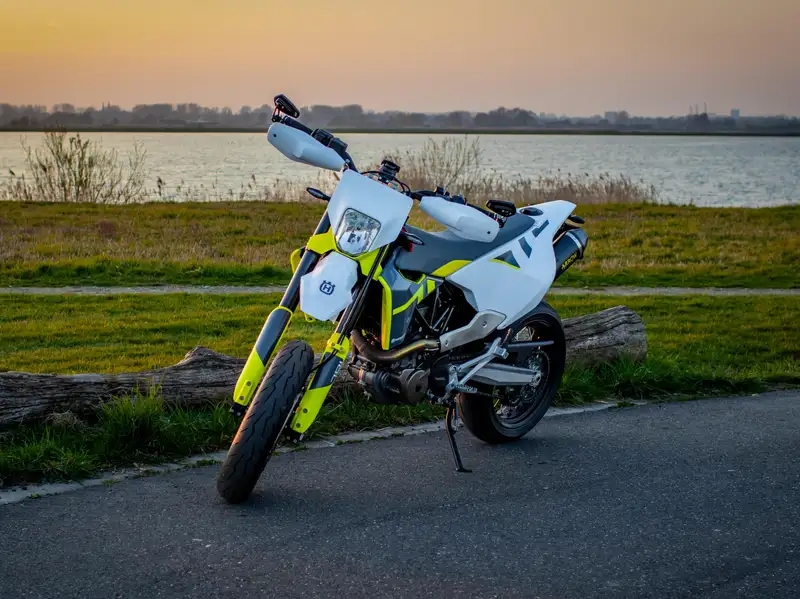 Husqvarna 701 Supermoto - foto 5