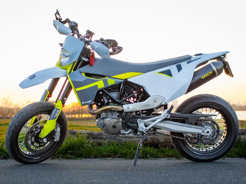 Husqvarna 701 Supermoto - foto 4