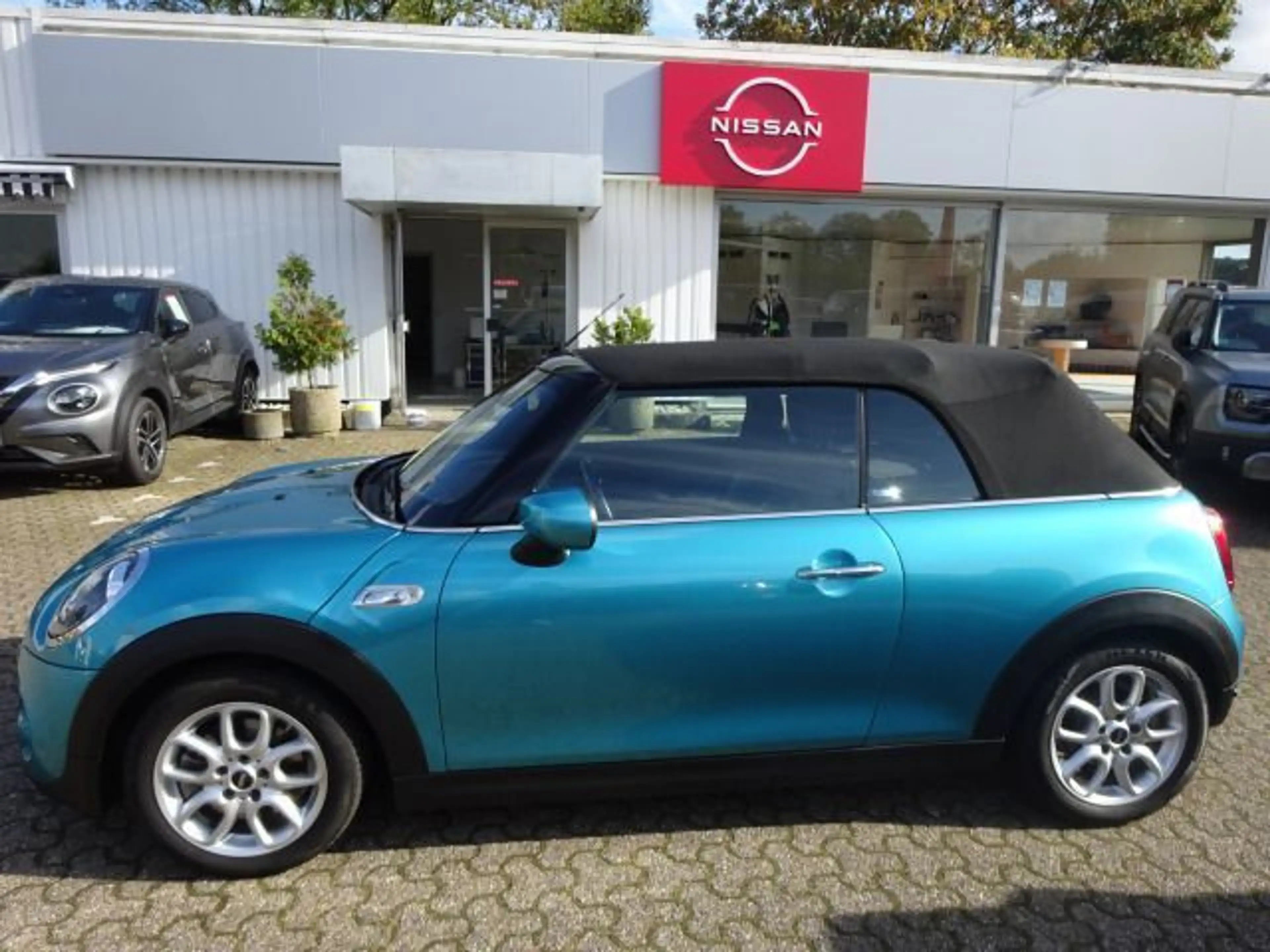 MINI Cooper S Cabrio PDC Radio BT — photo 8