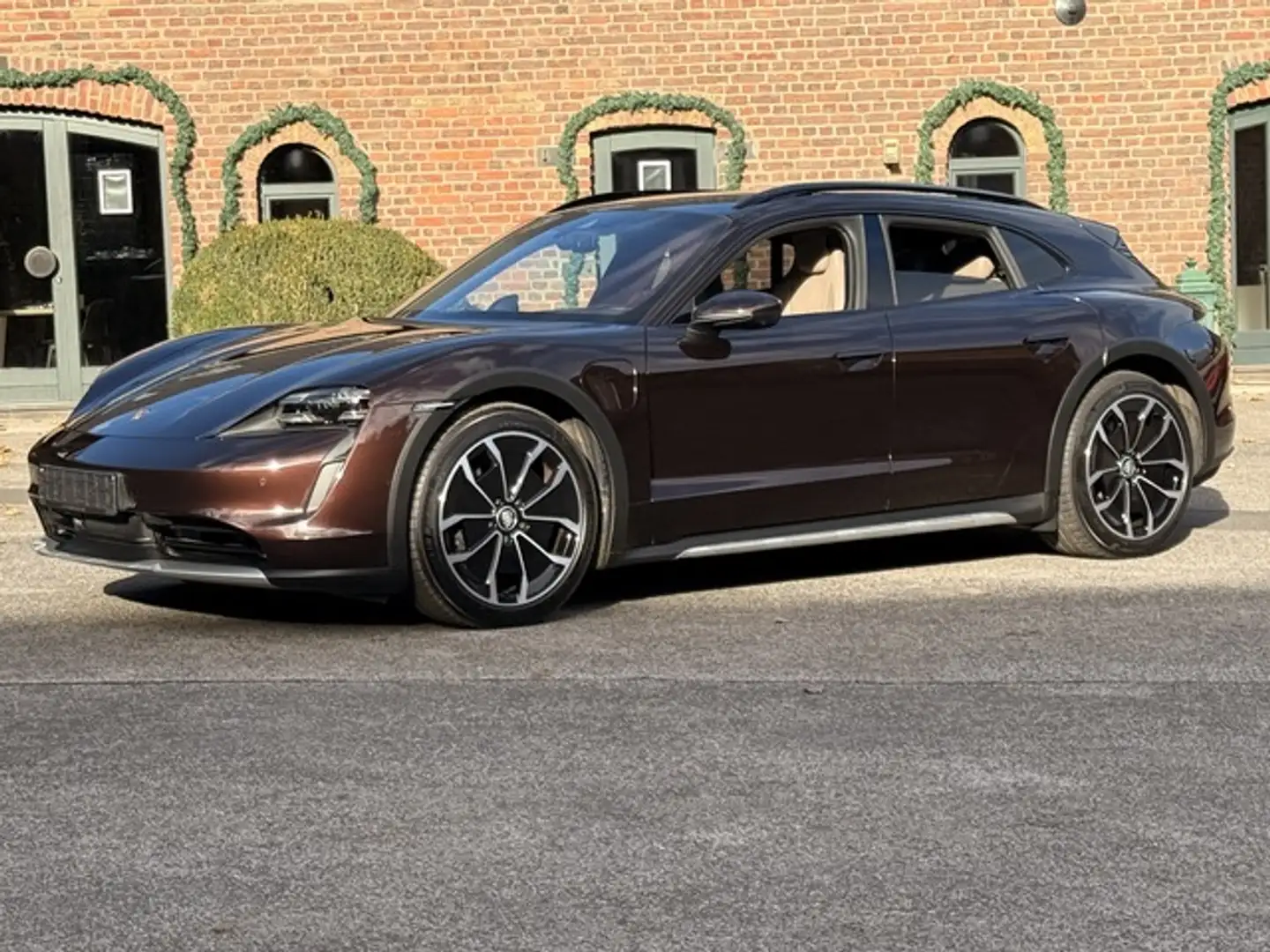 Porsche Taycan 4 Cross Turismo INNODRIVE*PANORAMA*LED-MATRIX*20 T Brun - 1