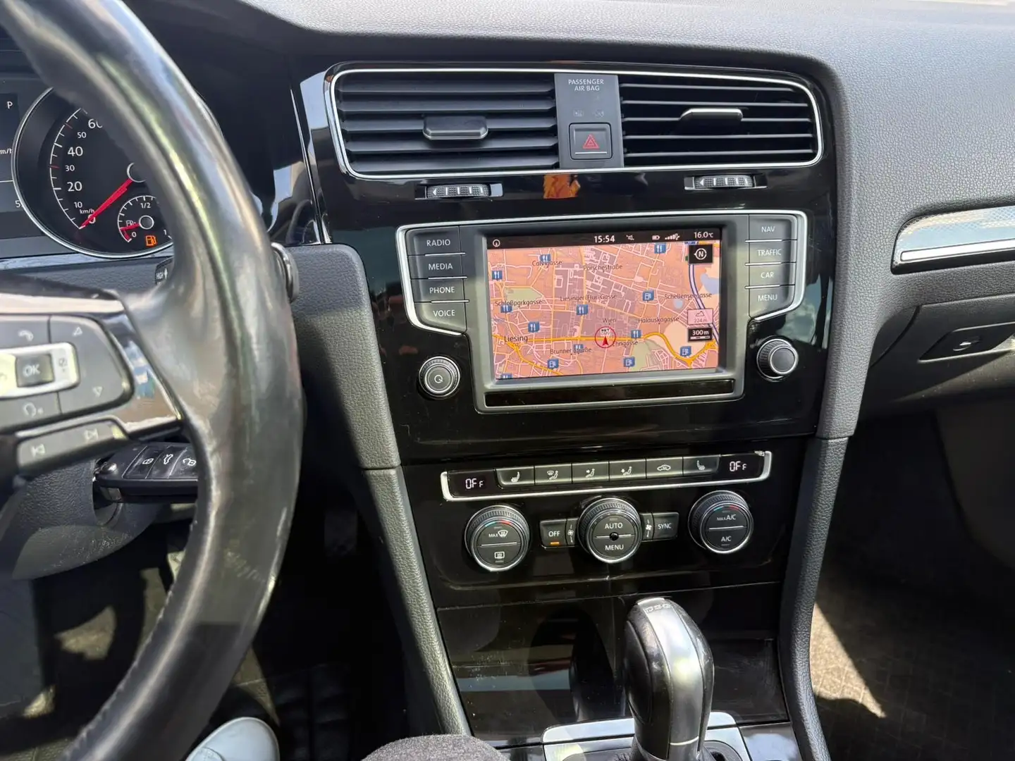 Volkswagen Golf Sky 1,6 BMT TDI DPF DSG - 2