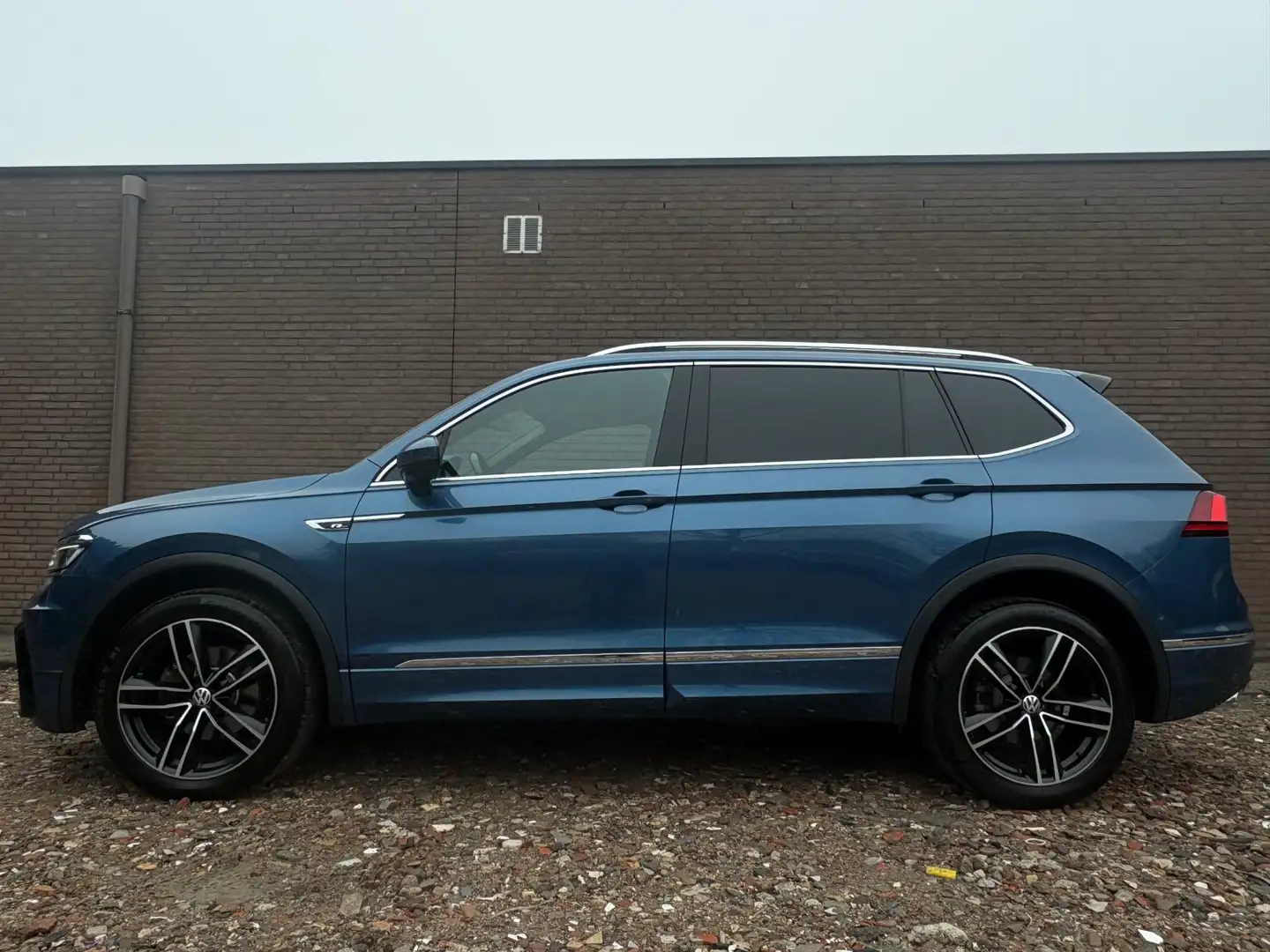 Volkswagen Tiguan Allspace 1.4 TSI Highline Business R-line 7pers. Blau - 2