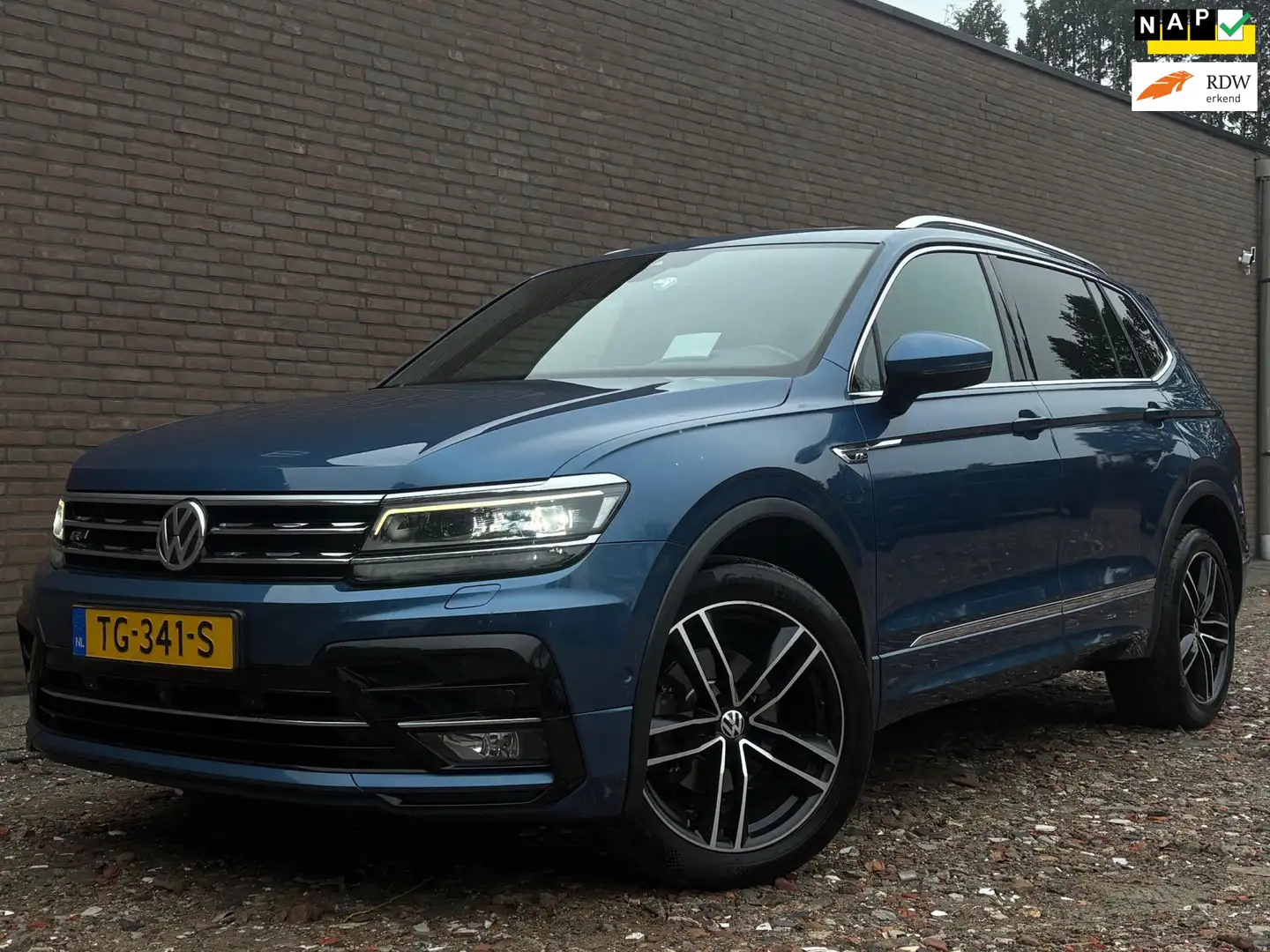 Volkswagen Tiguan Allspace 1.4 TSI Highline Business R-line 7pers. Blau - 1