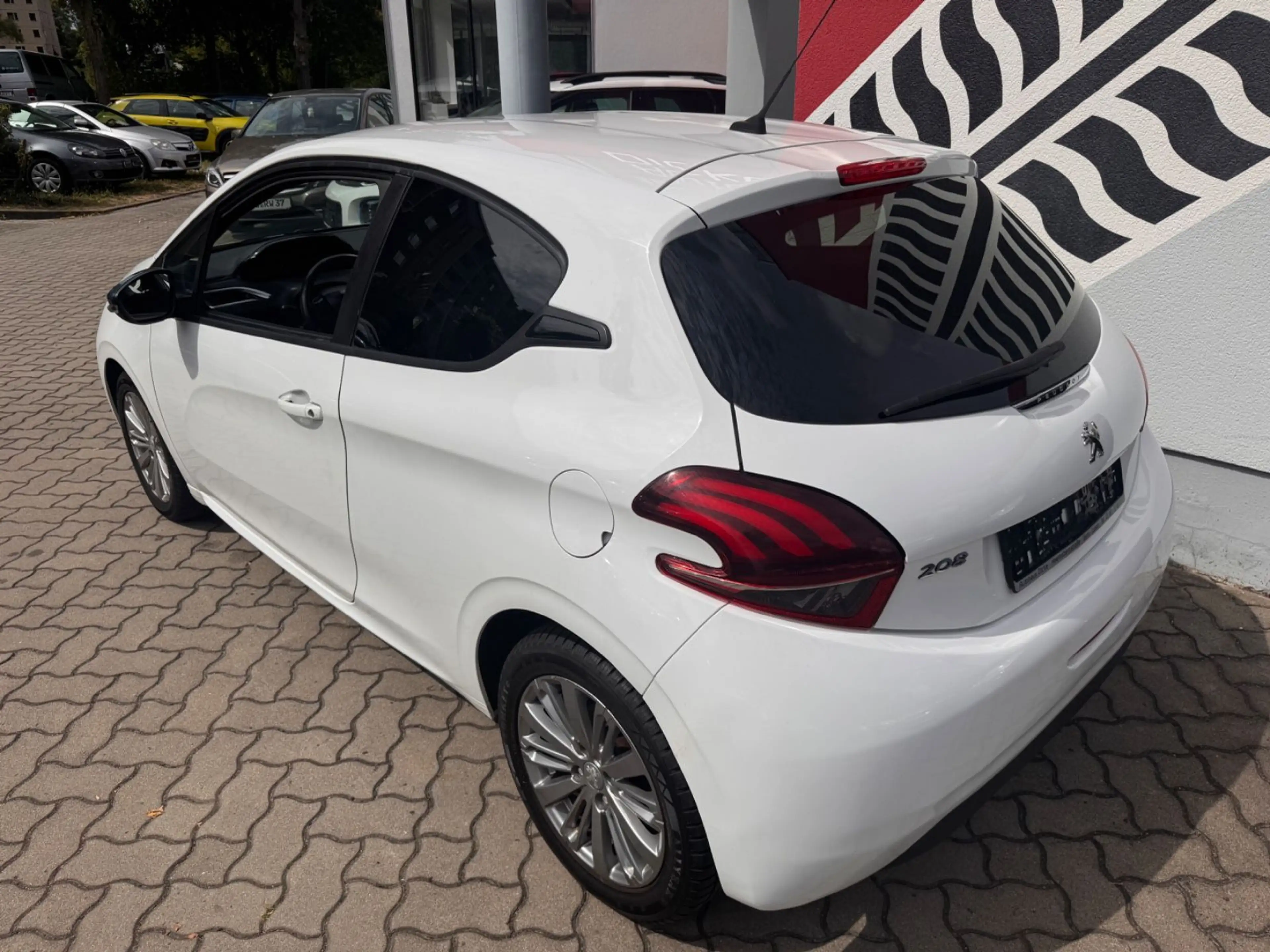 Peugeot 208 Style Klima Tempom Navi — photo 7