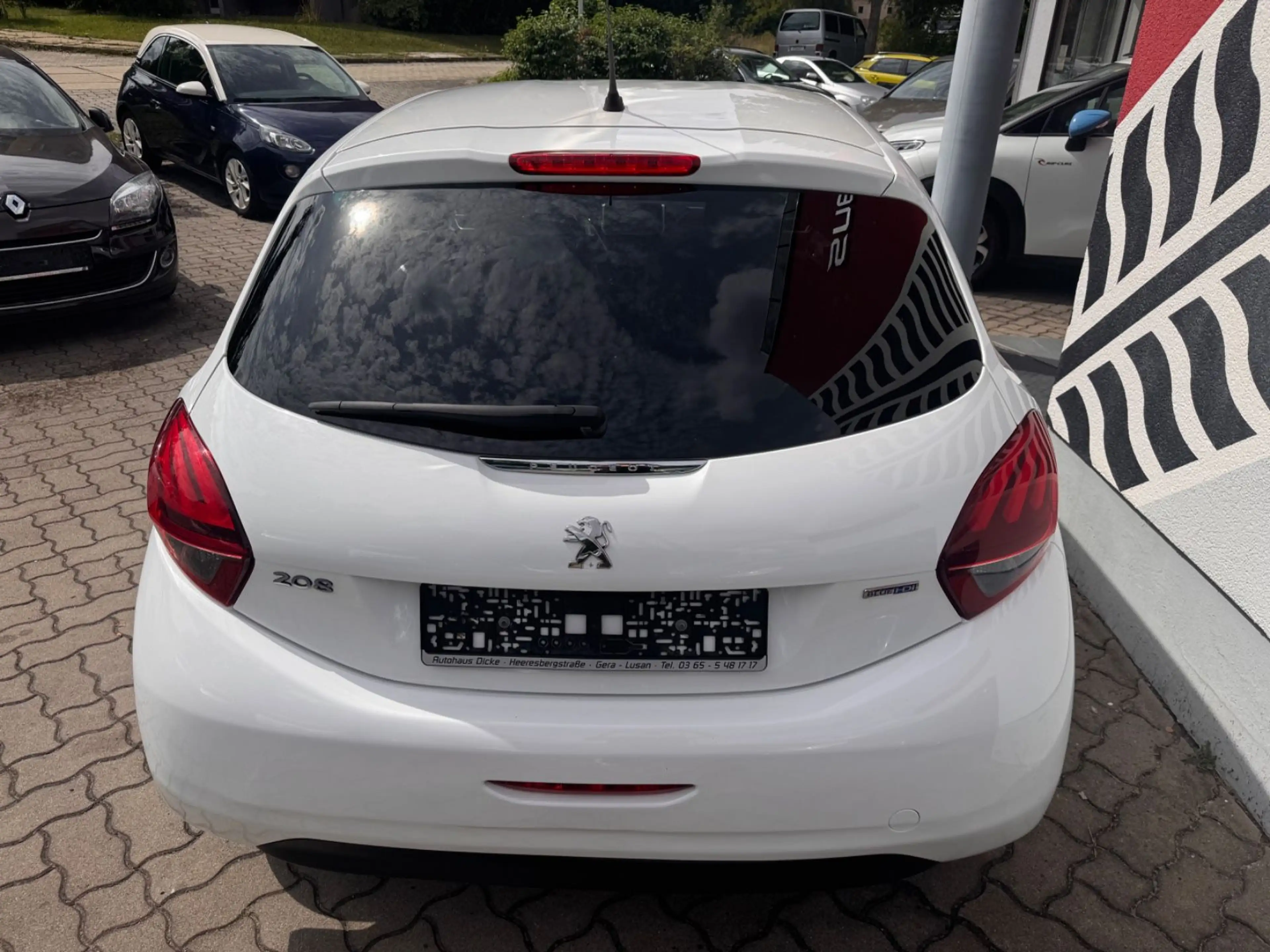 Peugeot 208 Style Klima Tempom Navi — photo 8