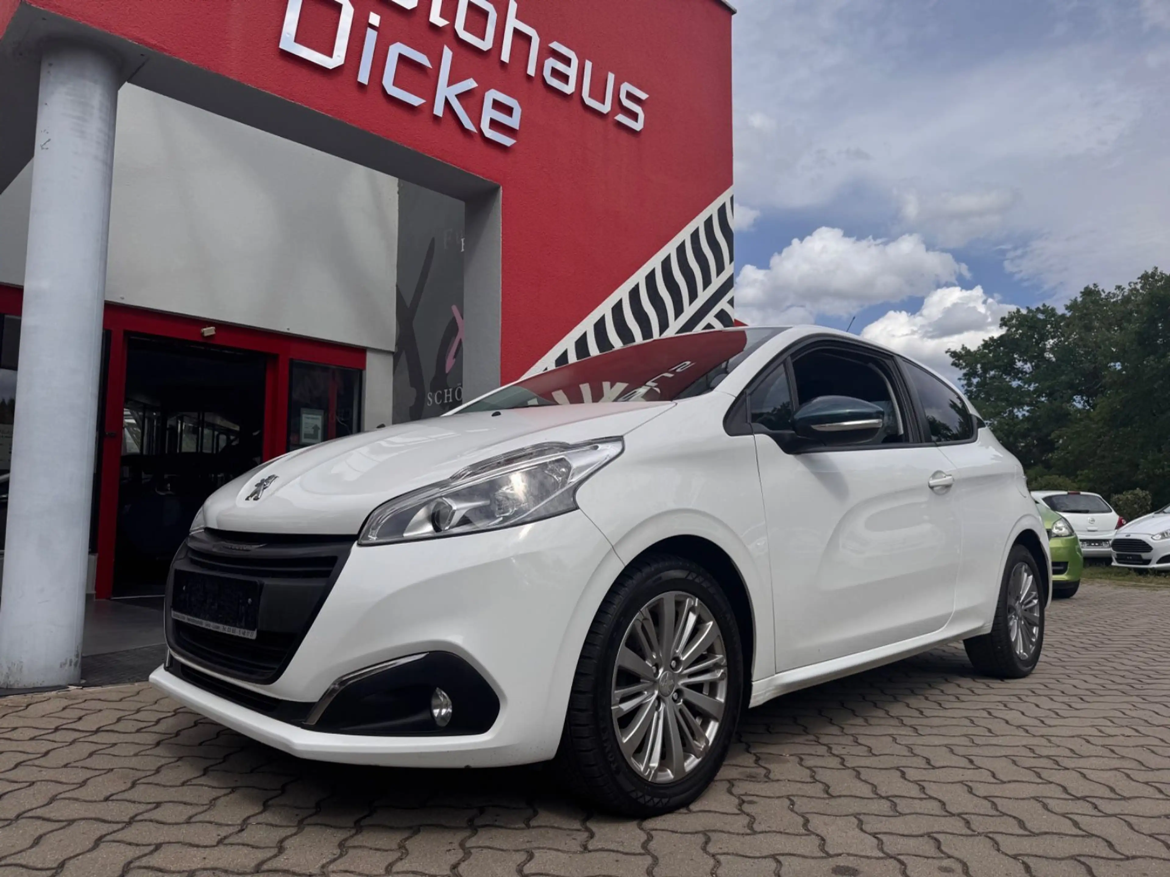Peugeot 208 Style Klima Tempom Navi