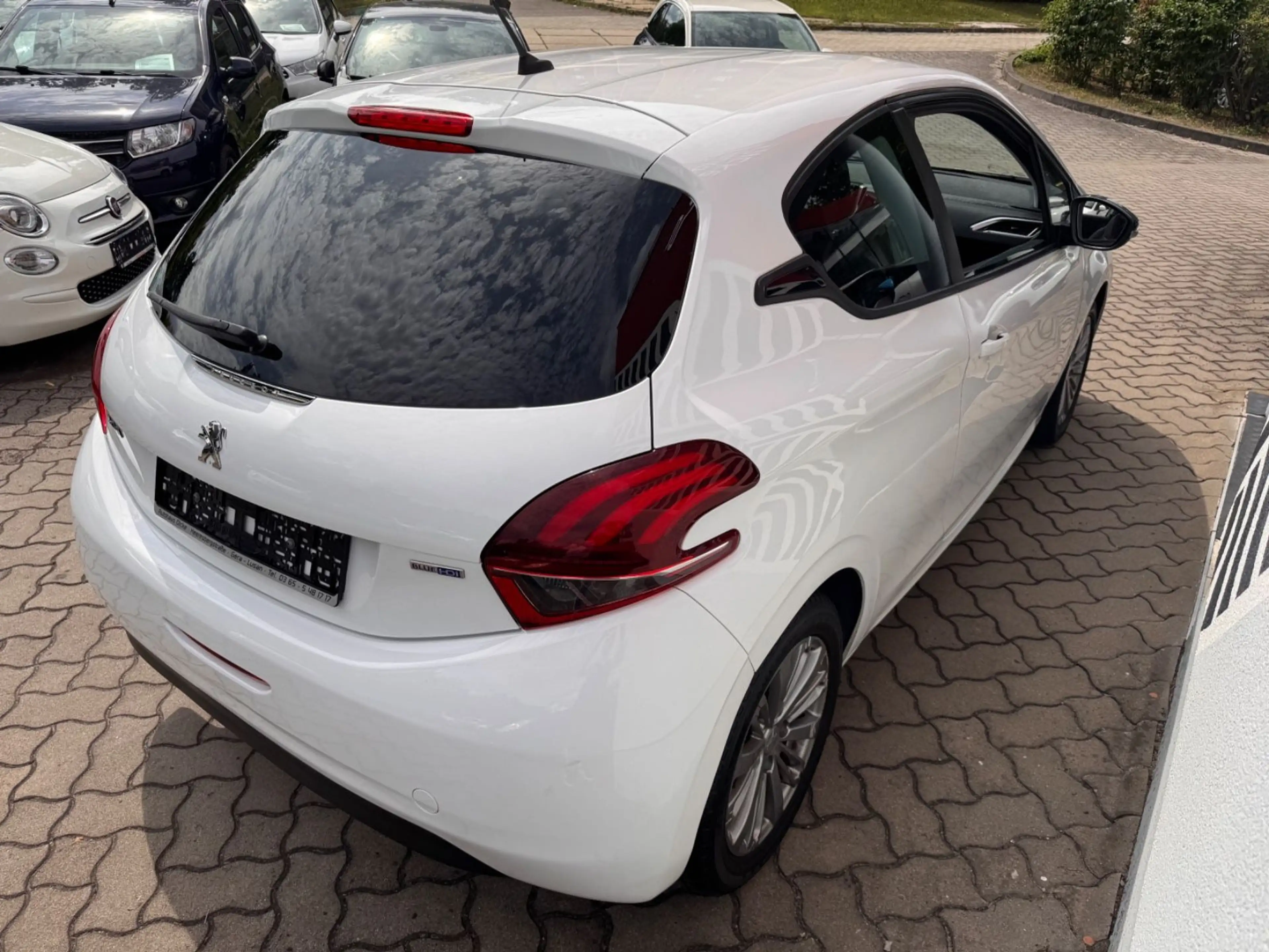 Peugeot 208 Style Klima Tempom Navi — photo 9