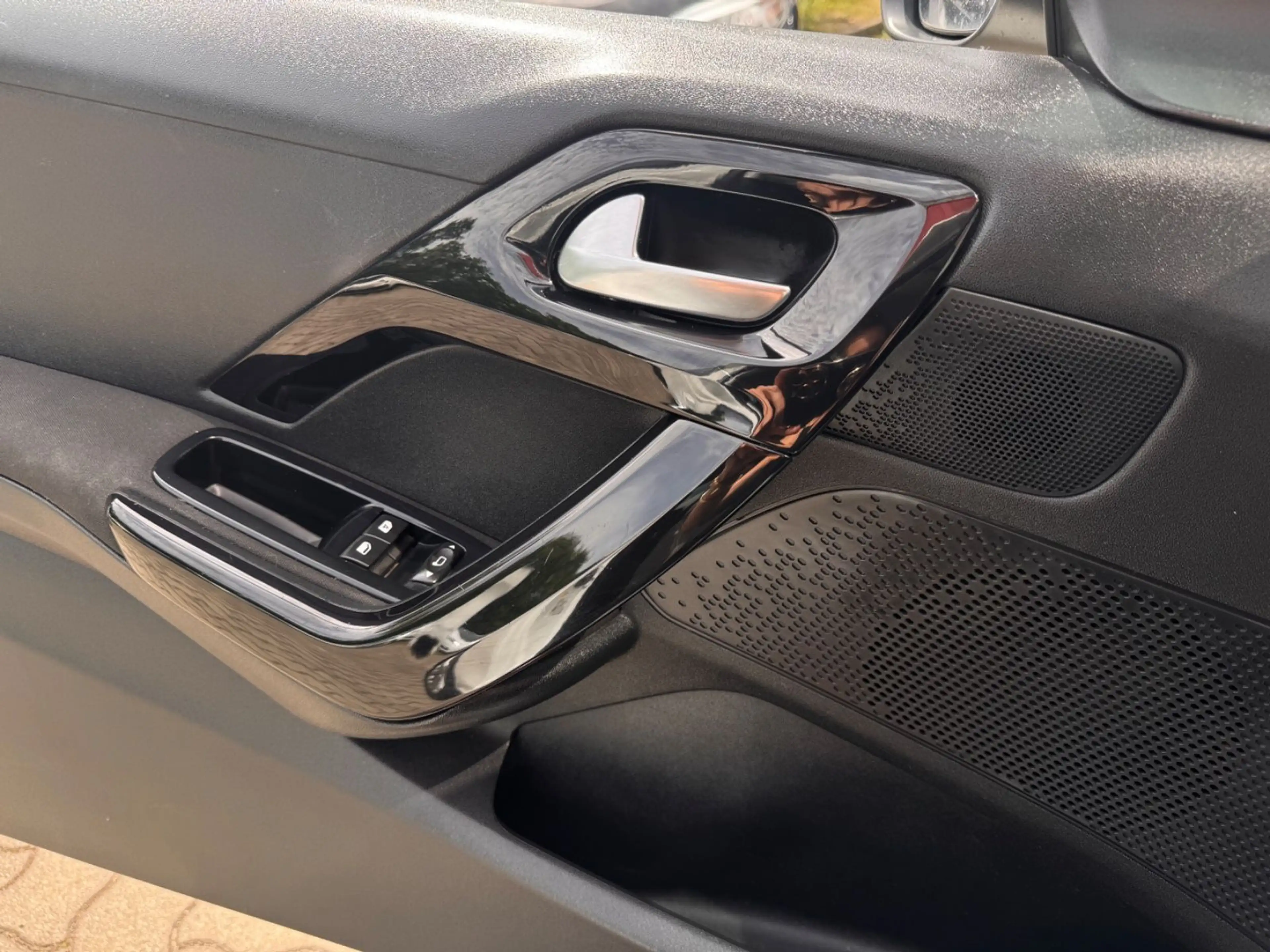 Peugeot 208 Style Klima Tempom Navi — photo 11