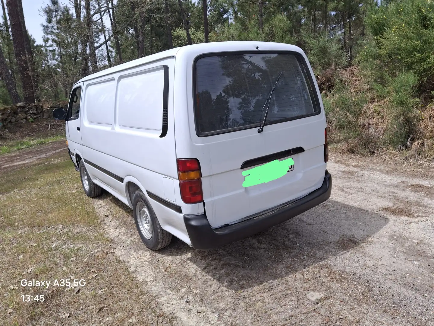 Toyota Hiace Weiß - 1